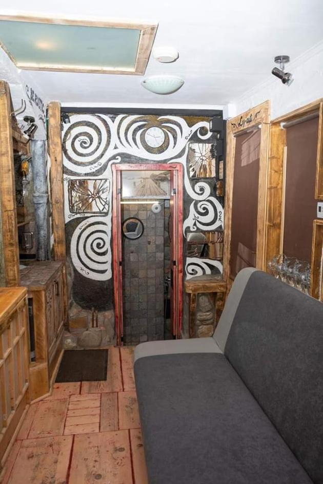 One-Bedroom Apartment - Photo 4