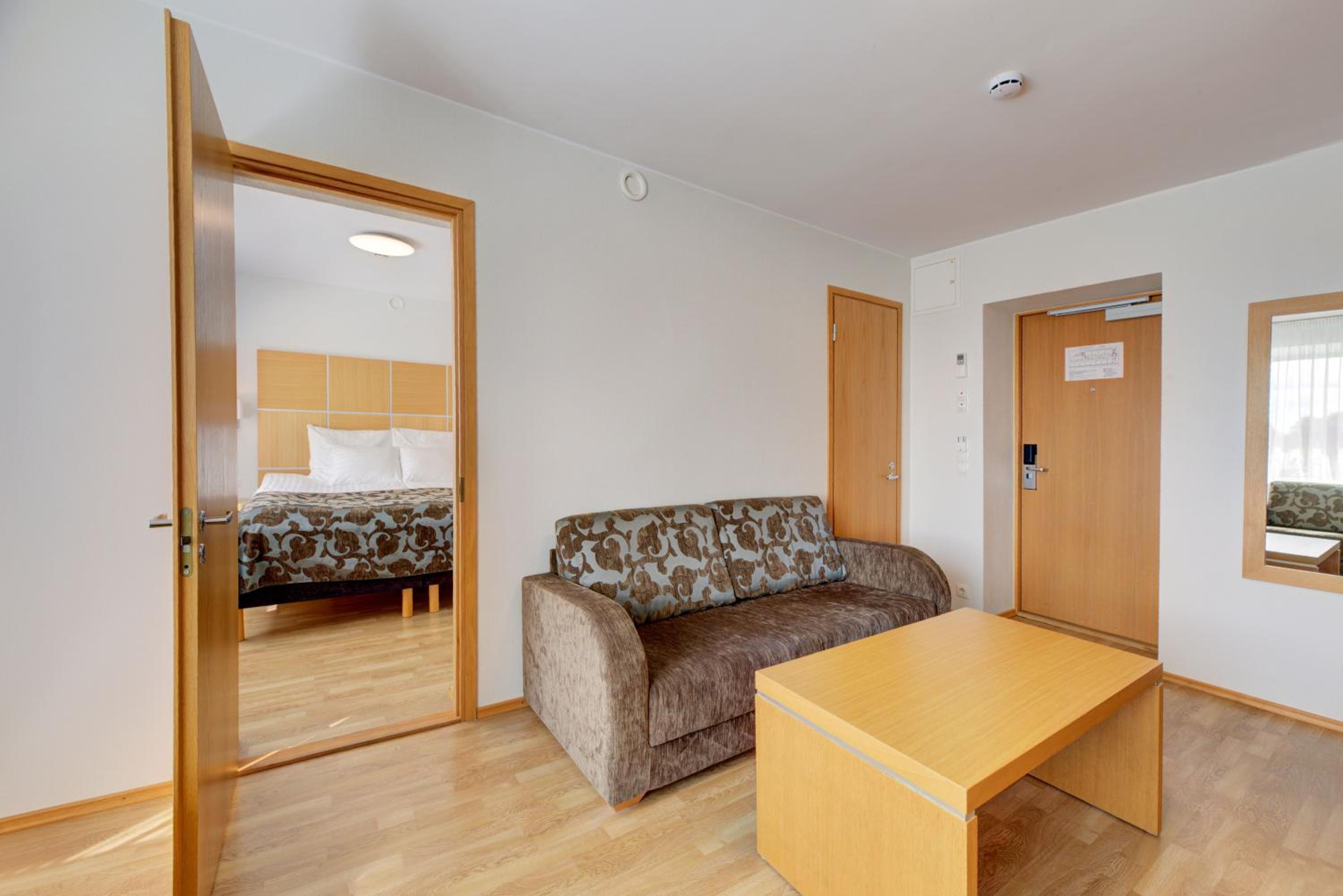 One-Bedroom Suite with Balcony and City VIew - Photo 2