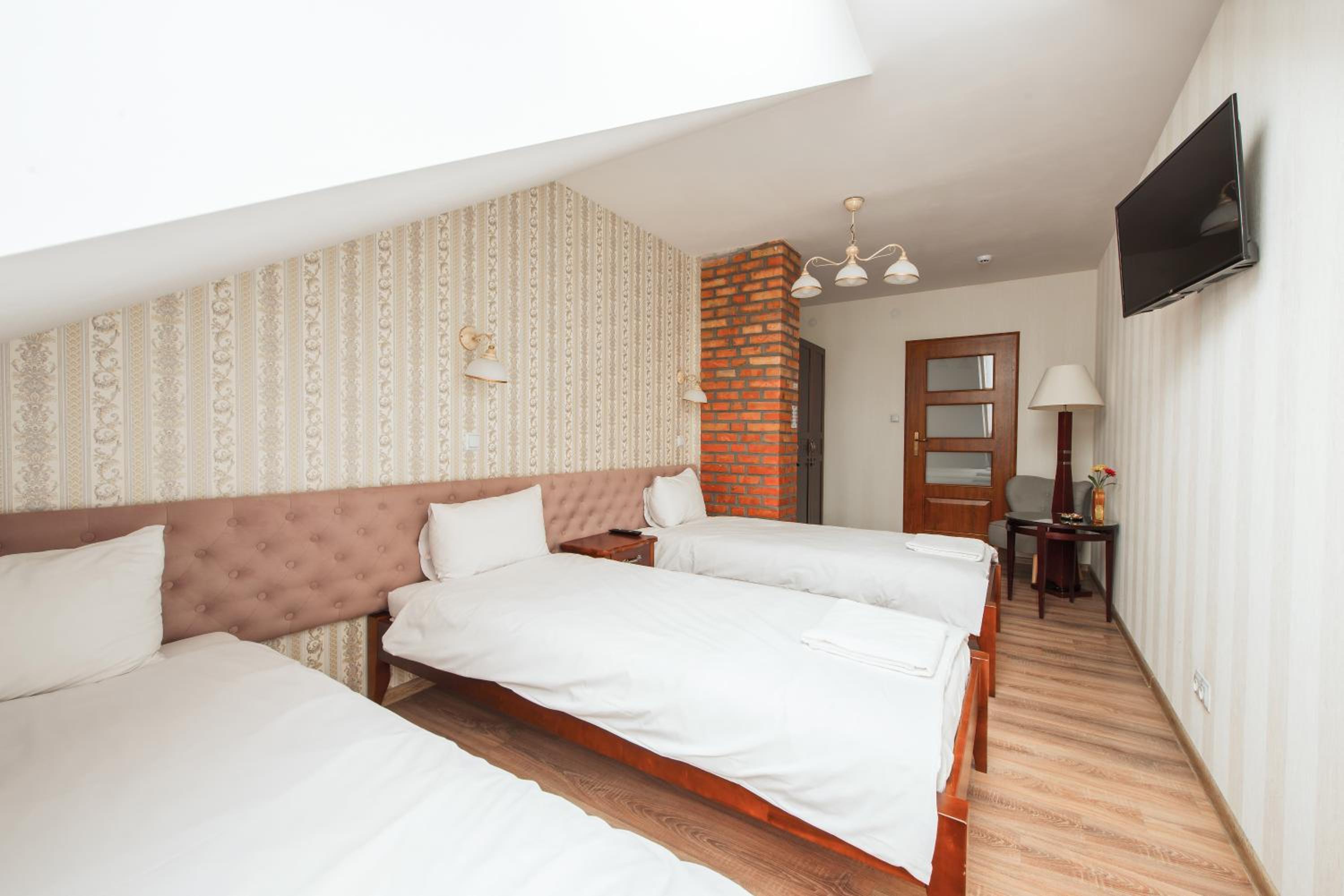 Triple Room with Shared Bathroom photo 2