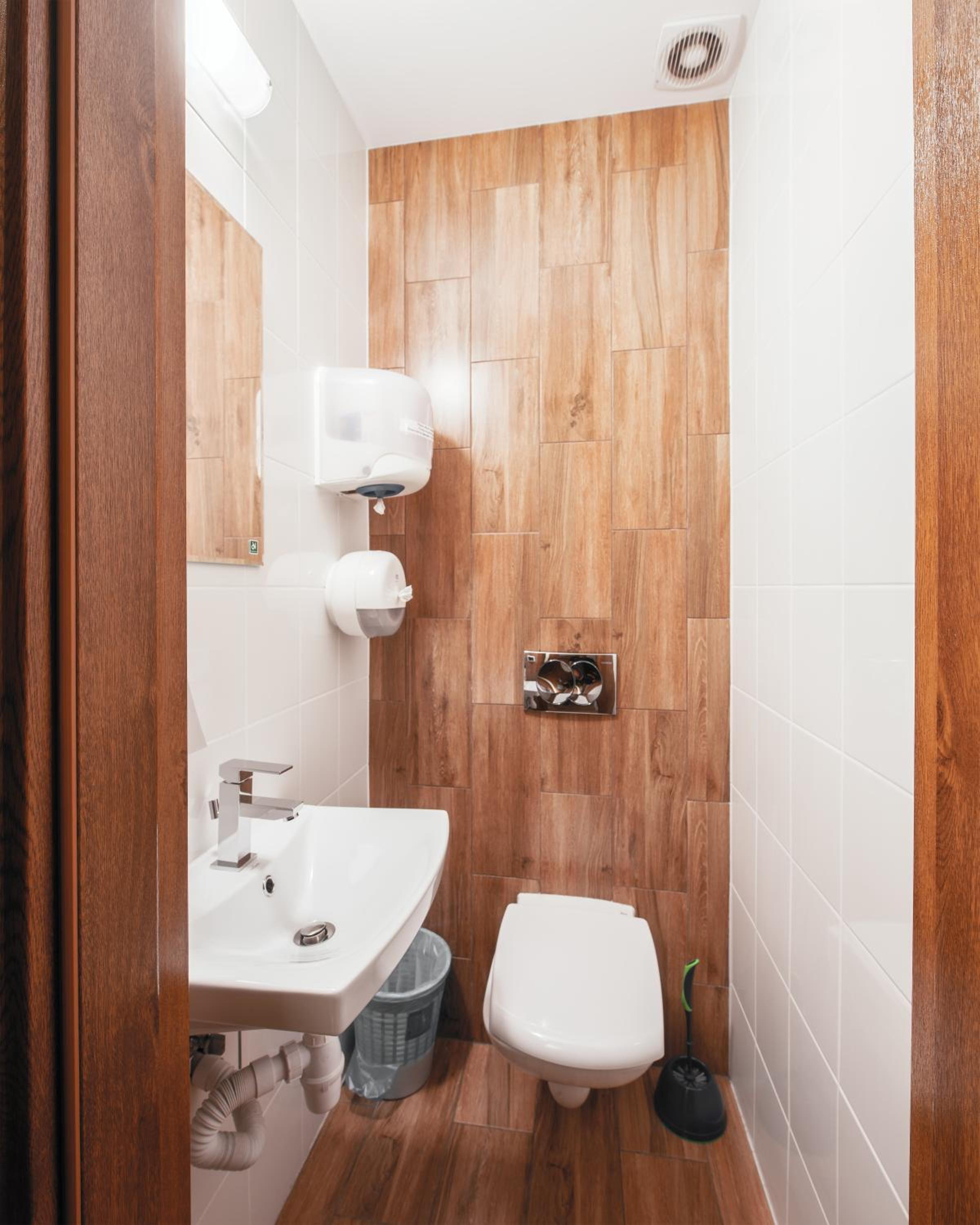 Twin Room with Shared Bathroom photo 2