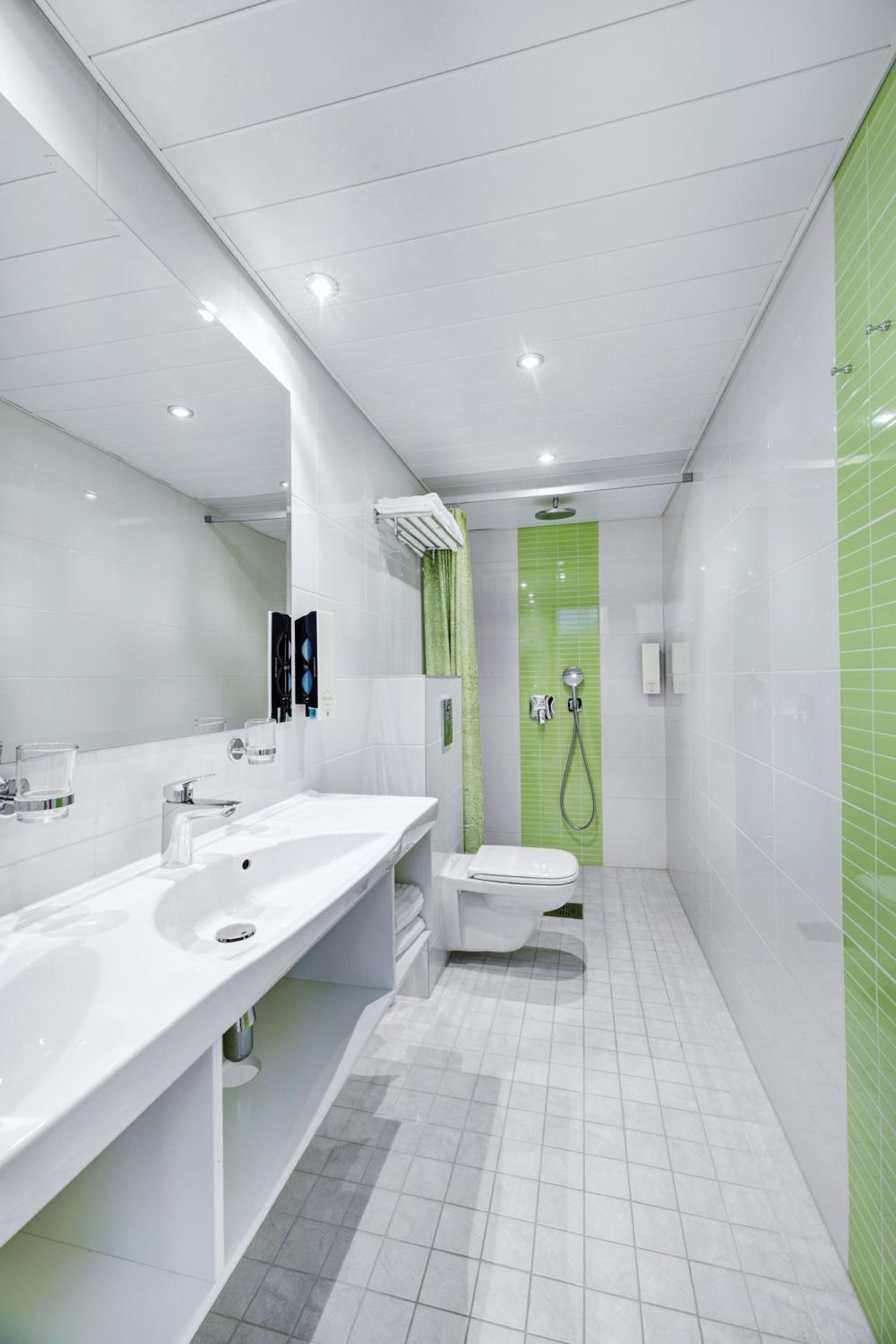 One-Bedroom Suite with Balcony and City VIew - Photo 4