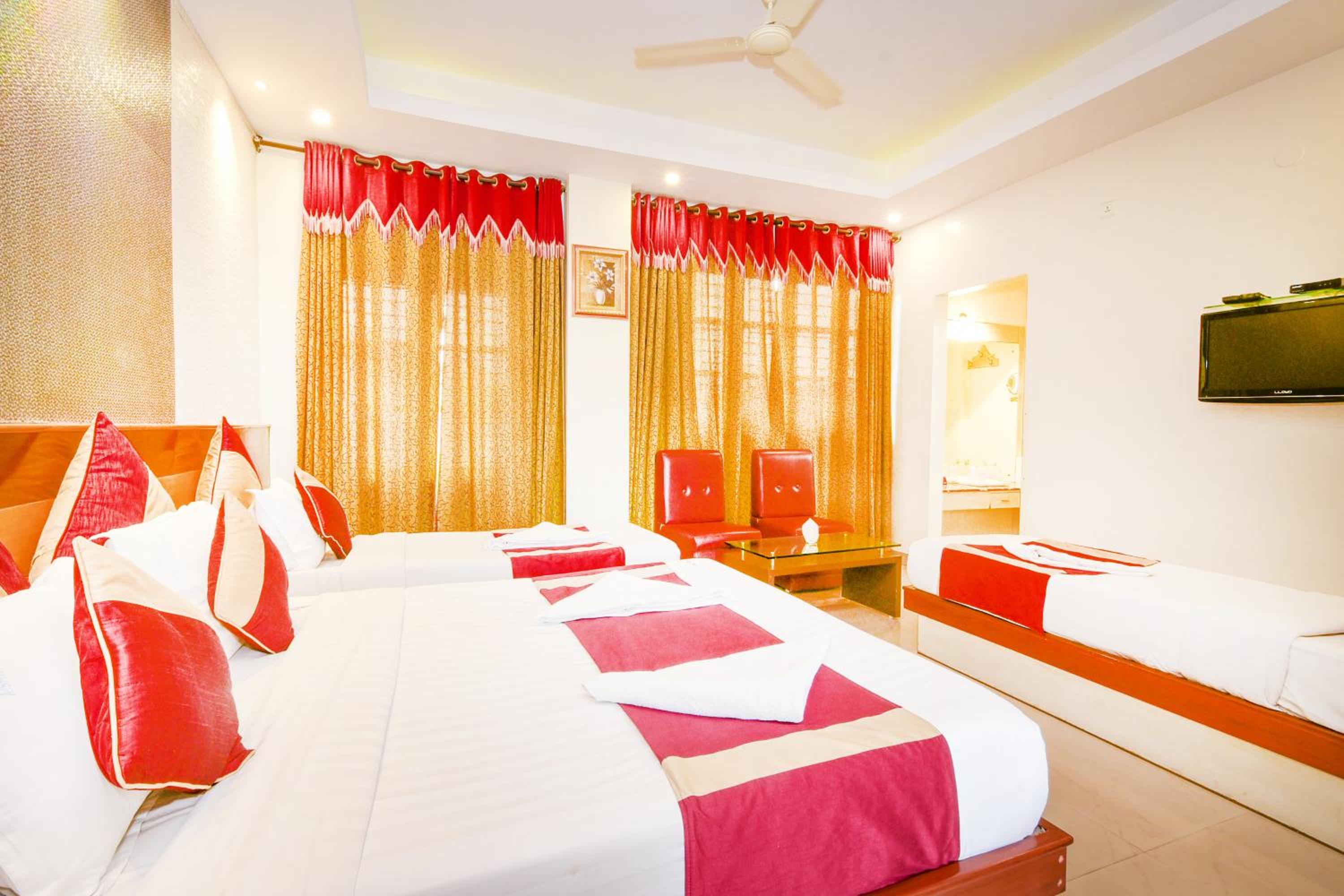 Signature Suite - Photo 23