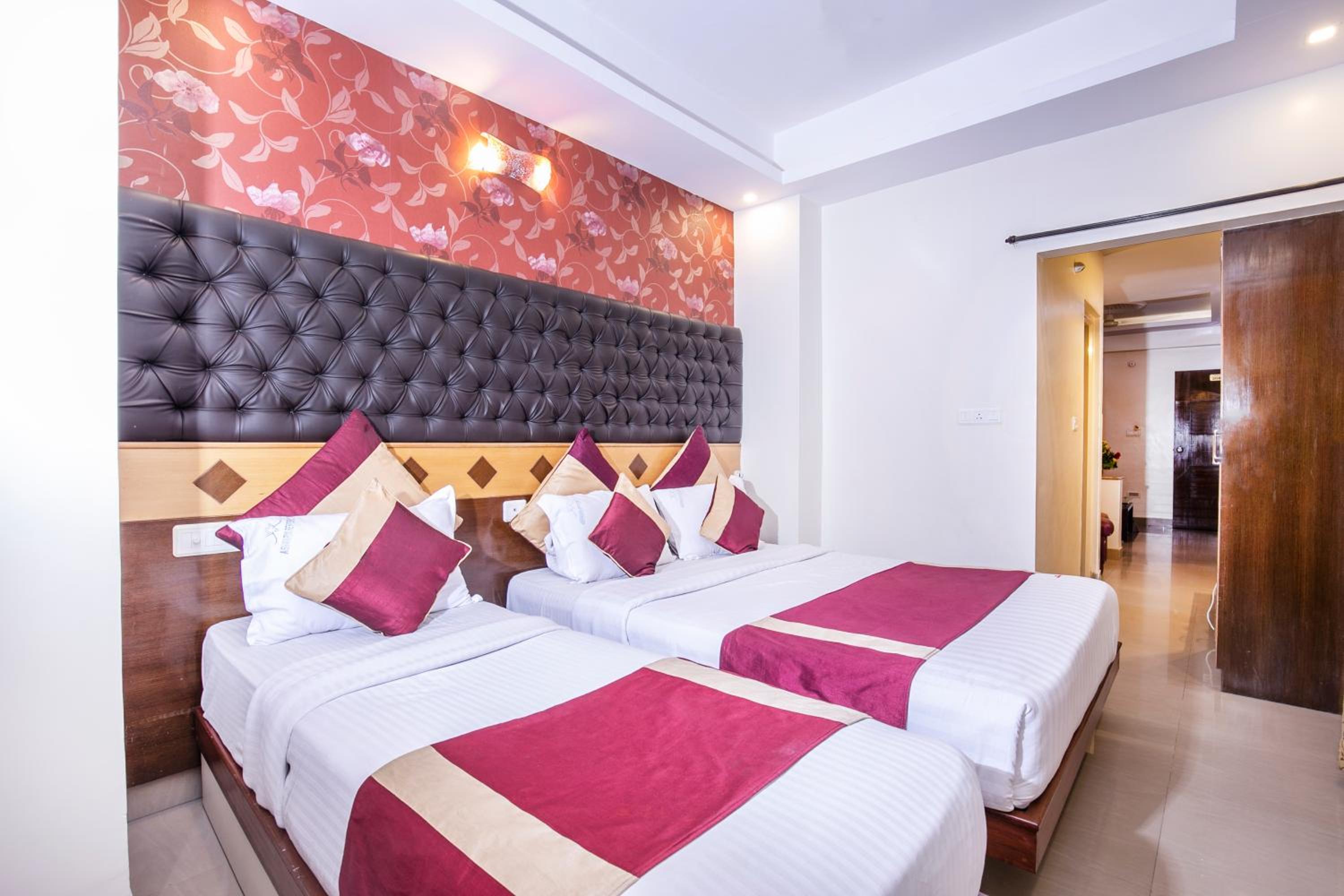 Signature Suite - Photo 17