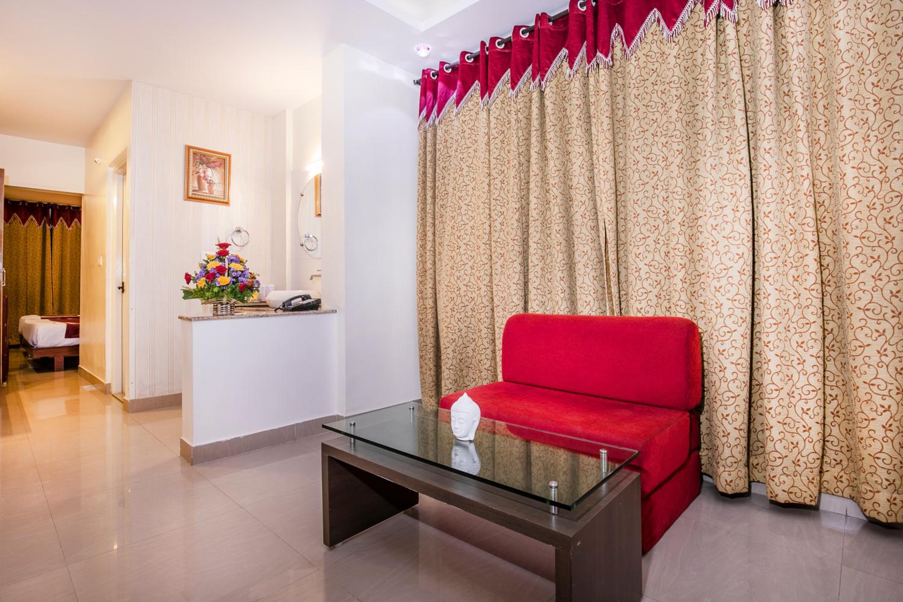 Signature Suite - Photo 8