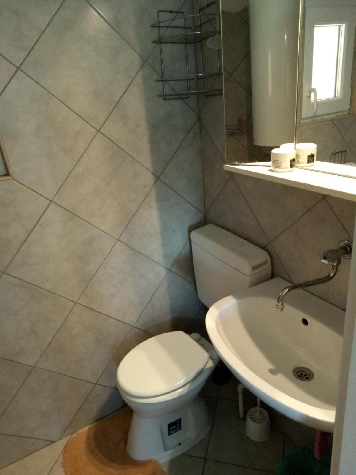 Three-Bedroom Apartment - Photo 7