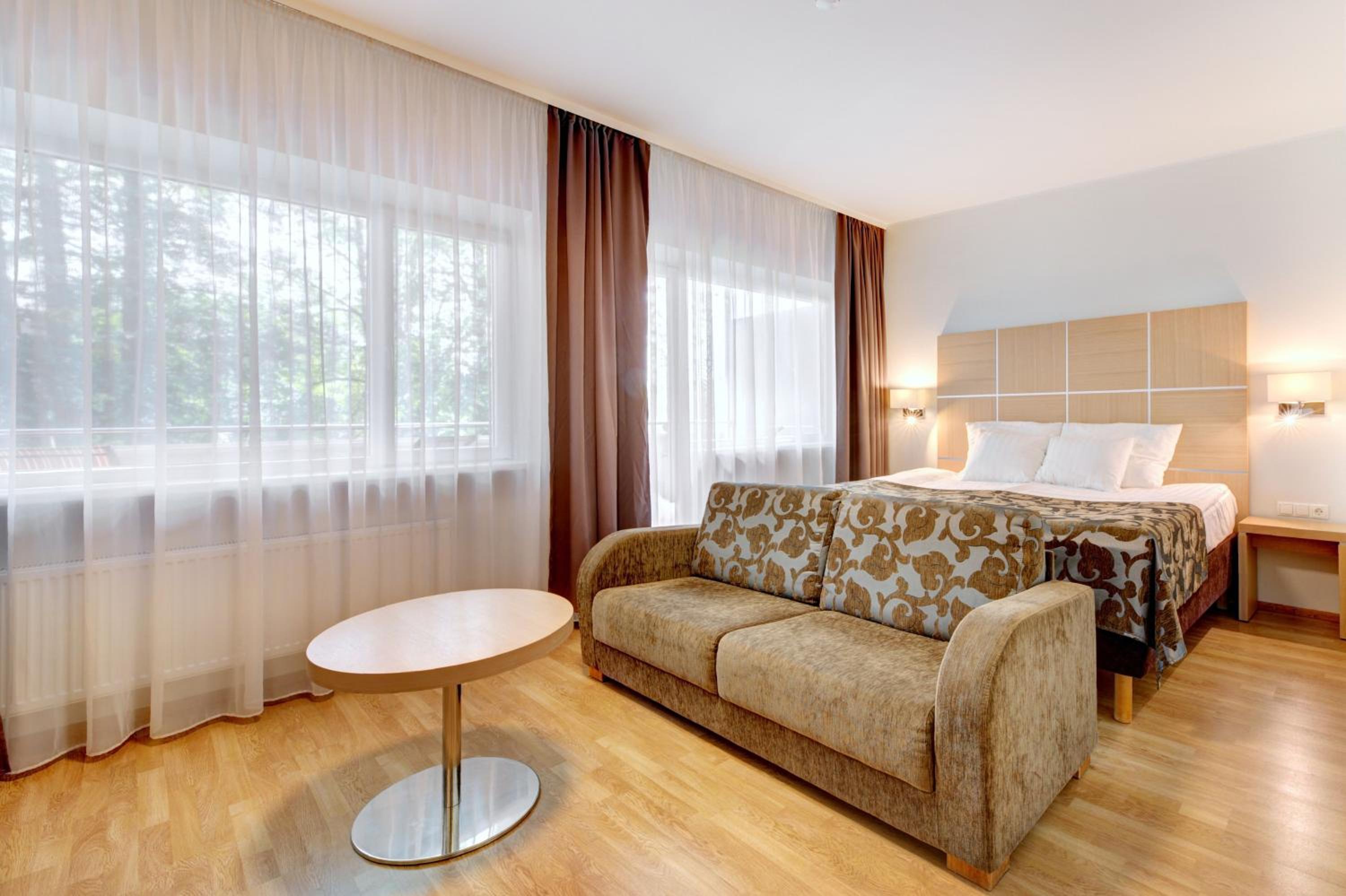Deluxe Double Room, Balcony, Park View - Photo 5