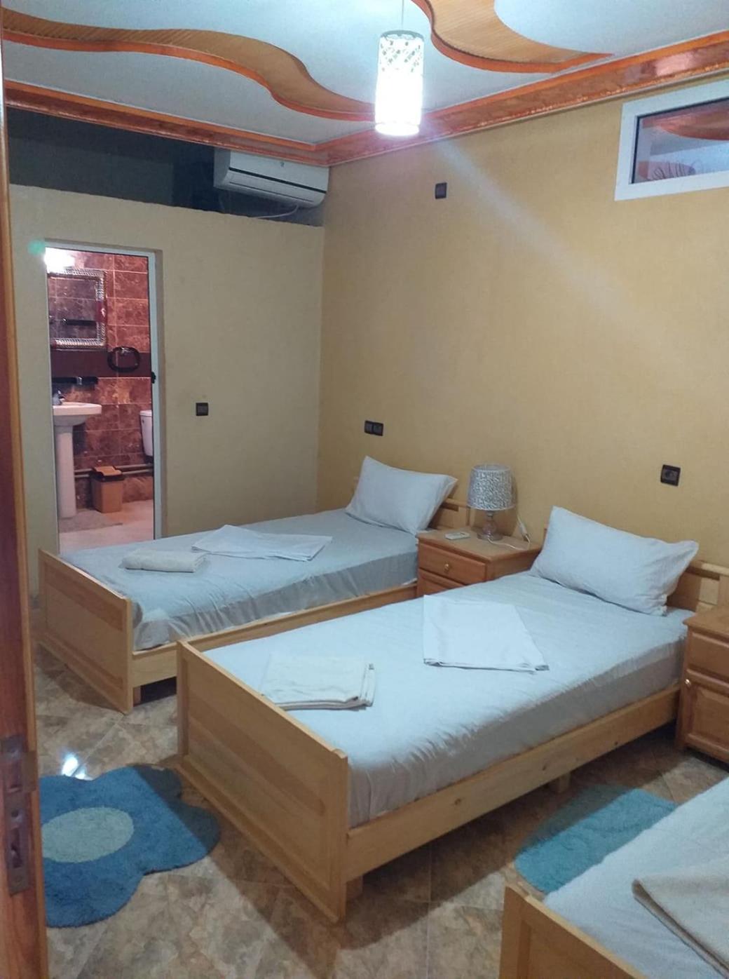 Basic Triple Room With Shared Bathroom