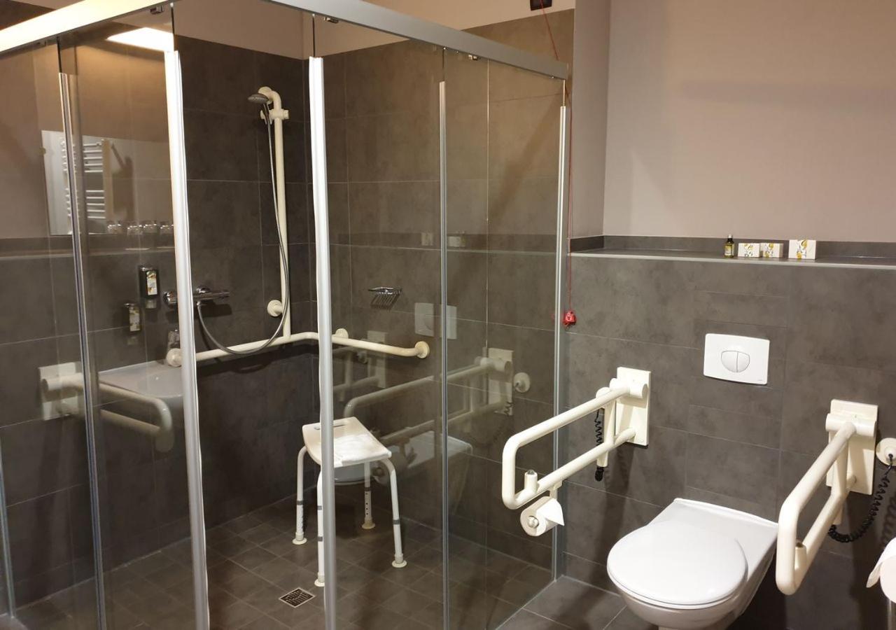 Double Room - Disability Access - Photo 3