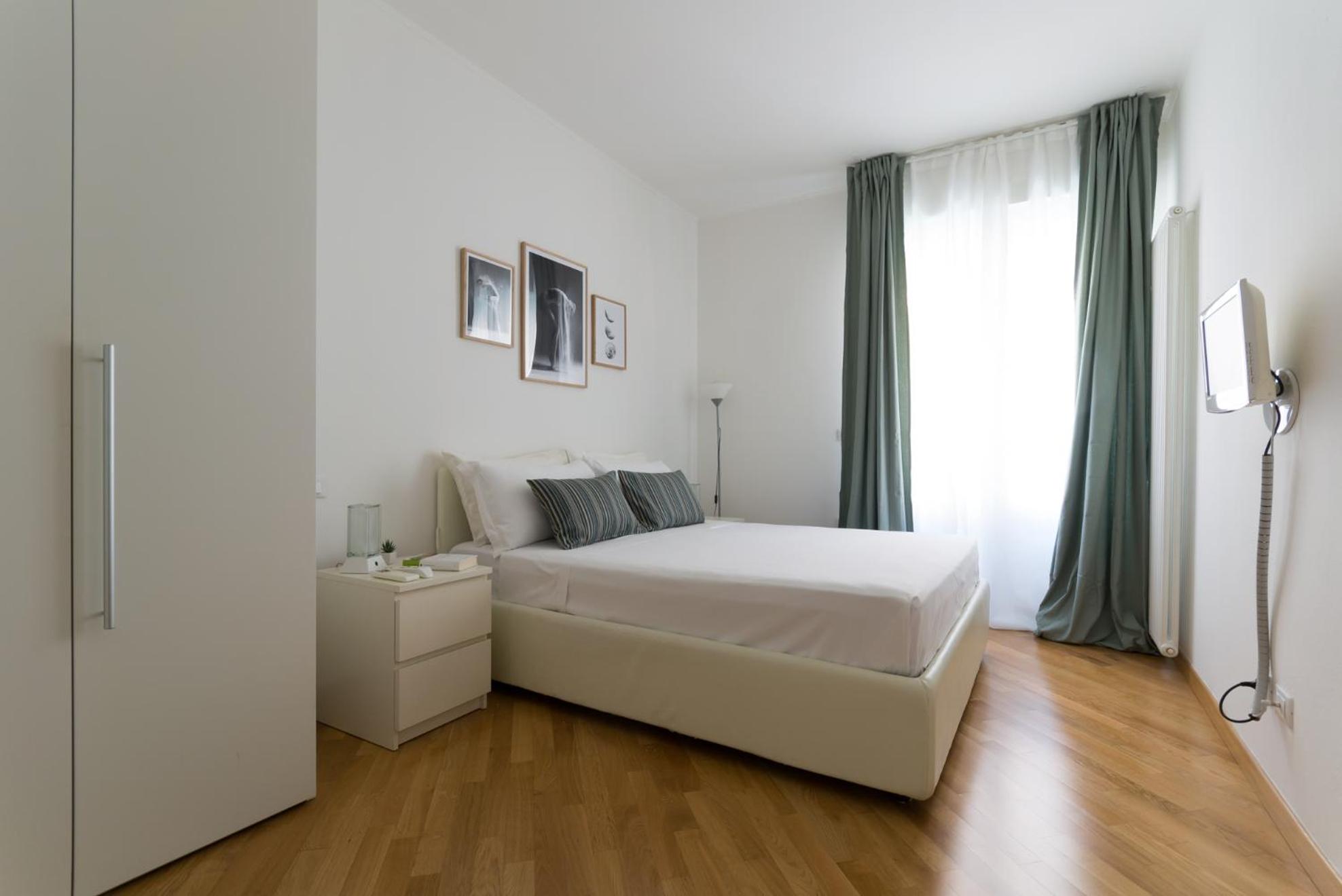 One-Bedroom Apartment - Photo 1
