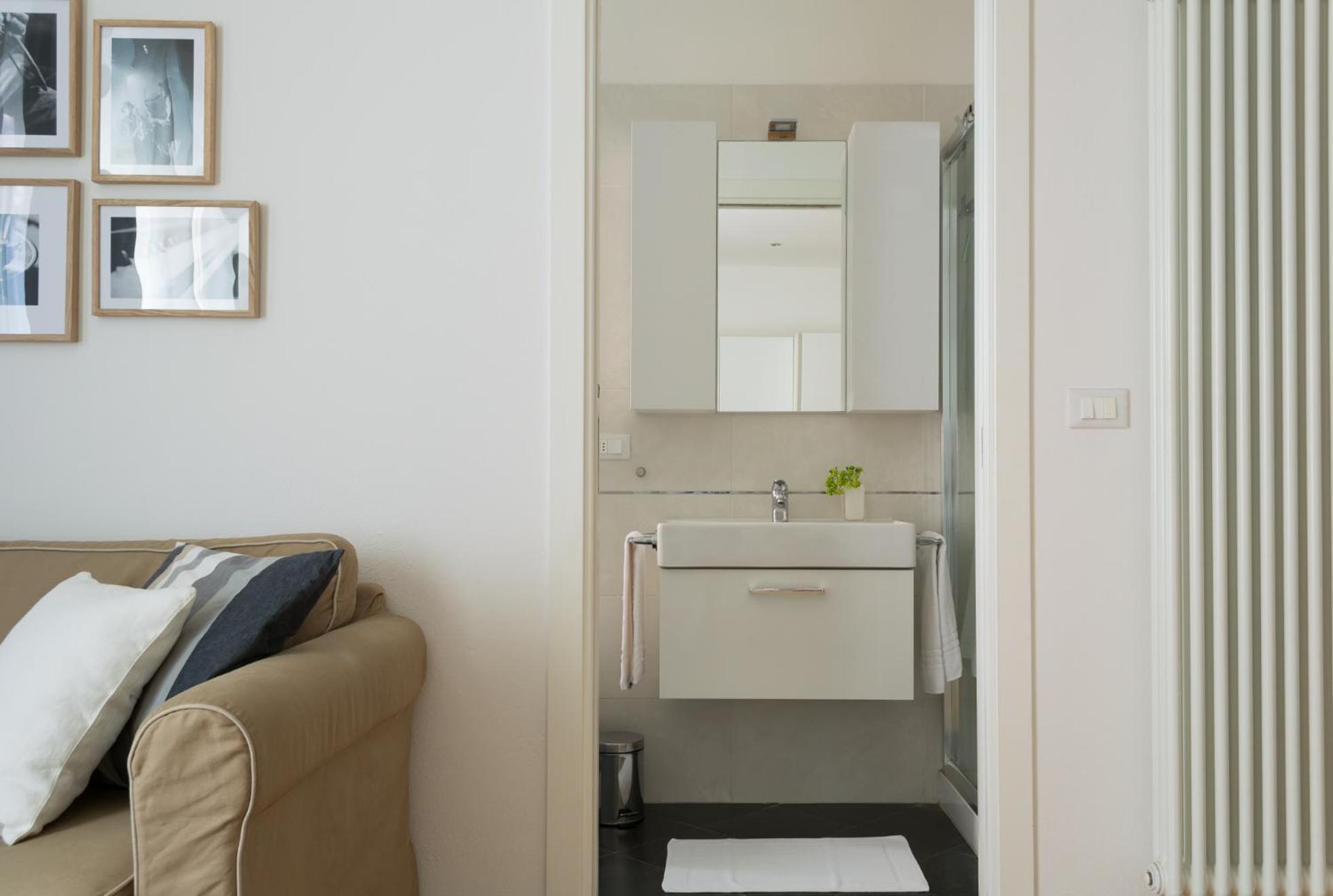 One-Bedroom Apartment - Photo 6