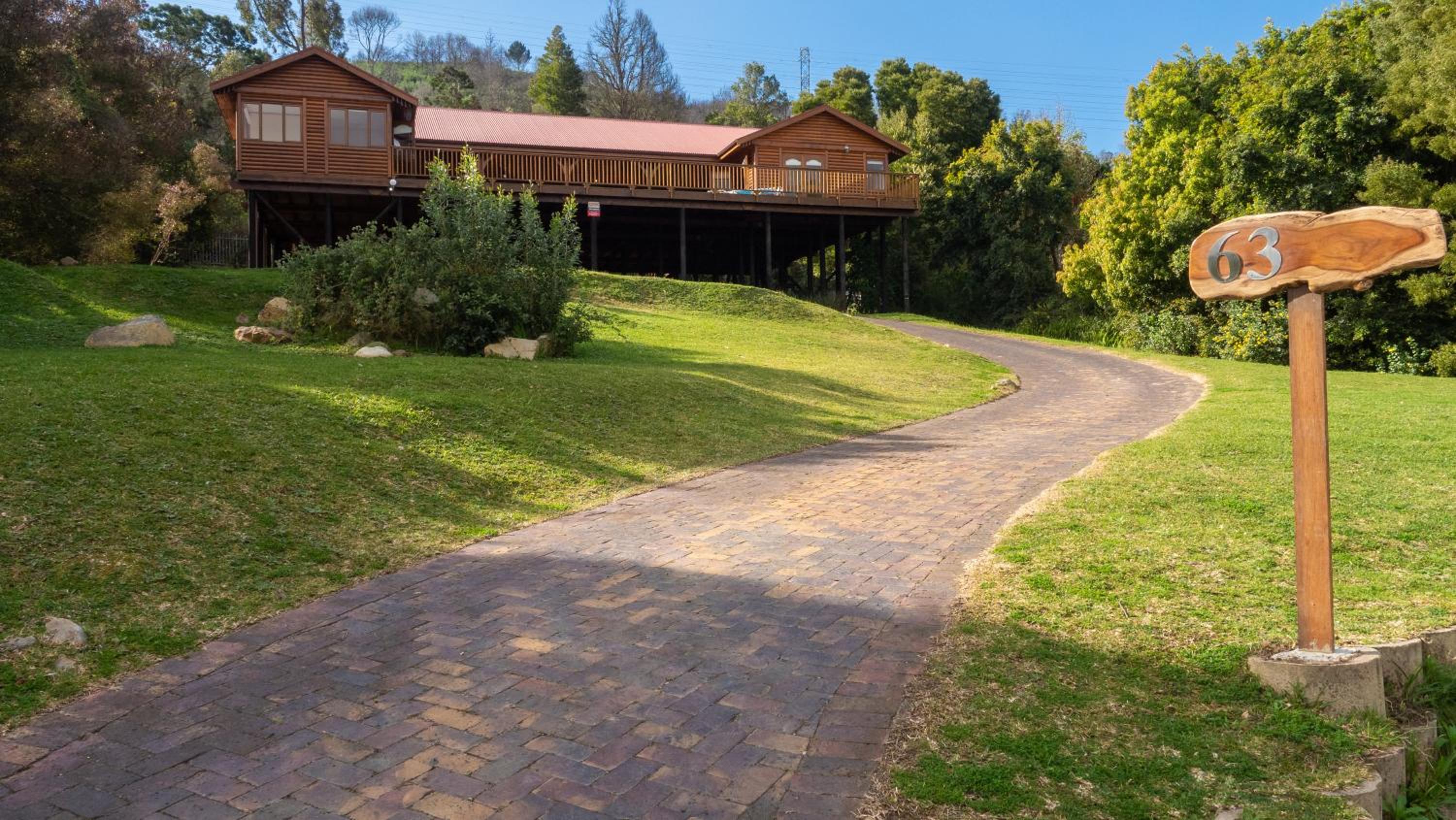 Four-Bedroom House - Photo 20