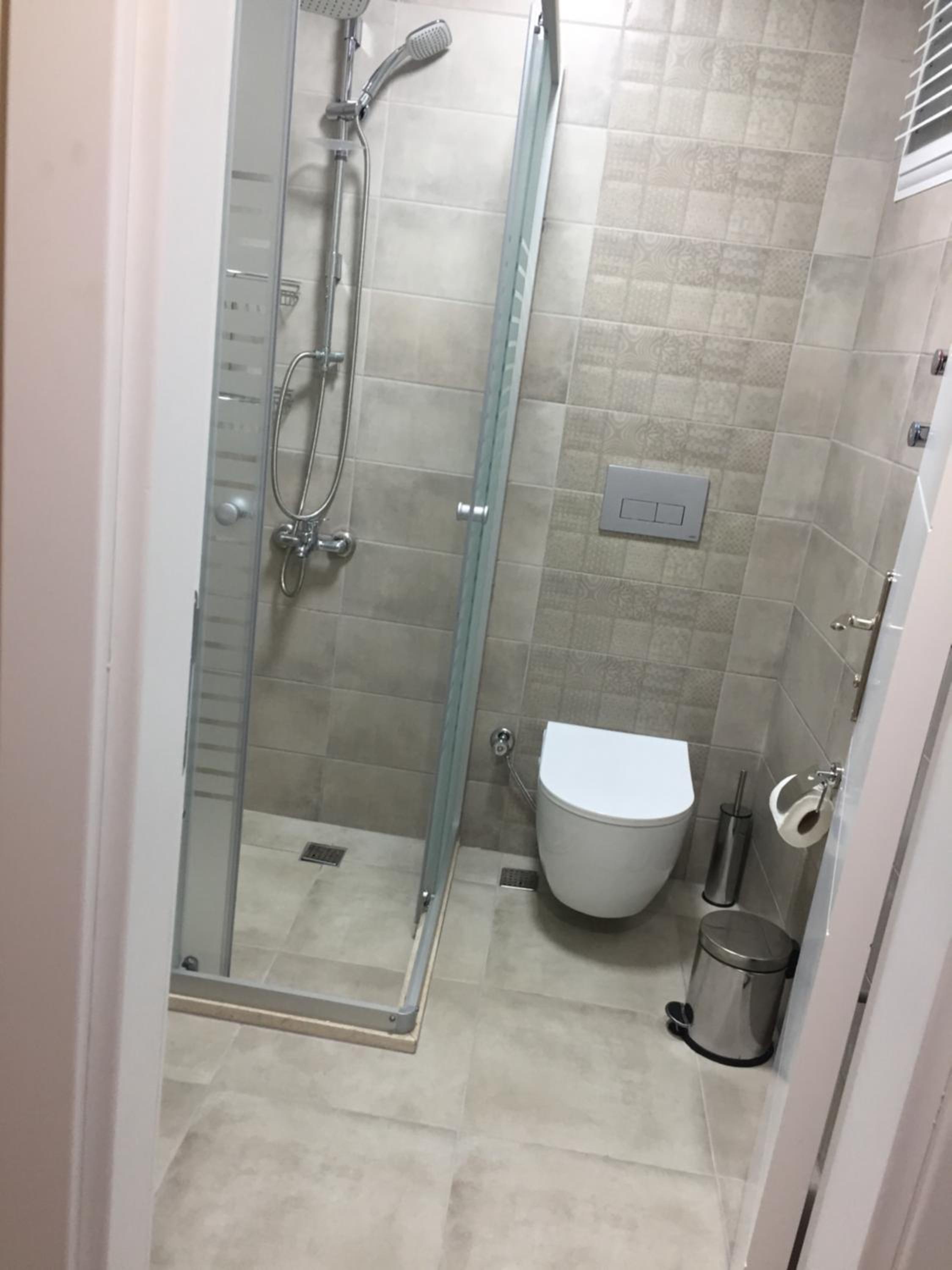 Double Room with Pool View - Photo 6
