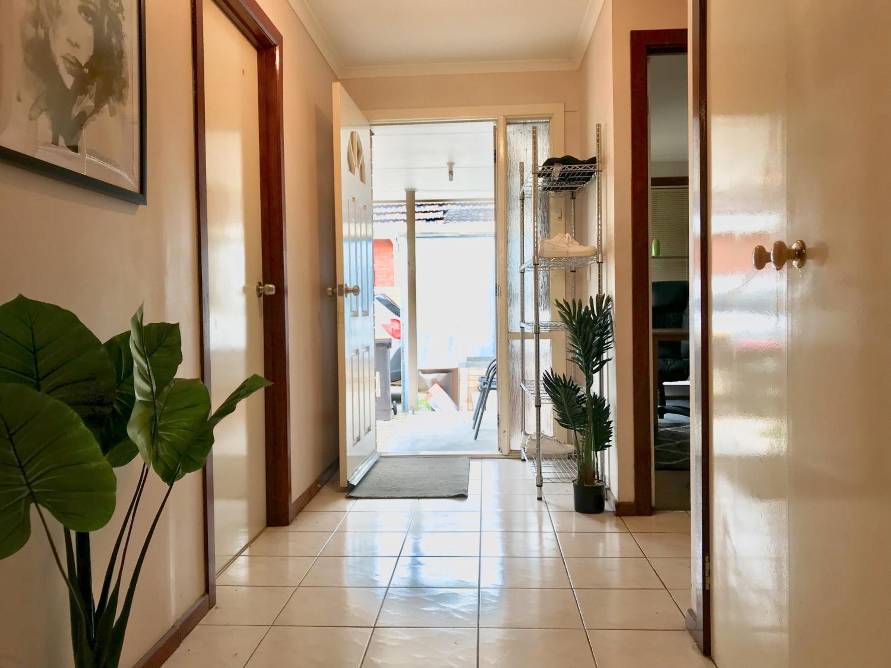 Standard Single Room with Shared Bathroom photo 2