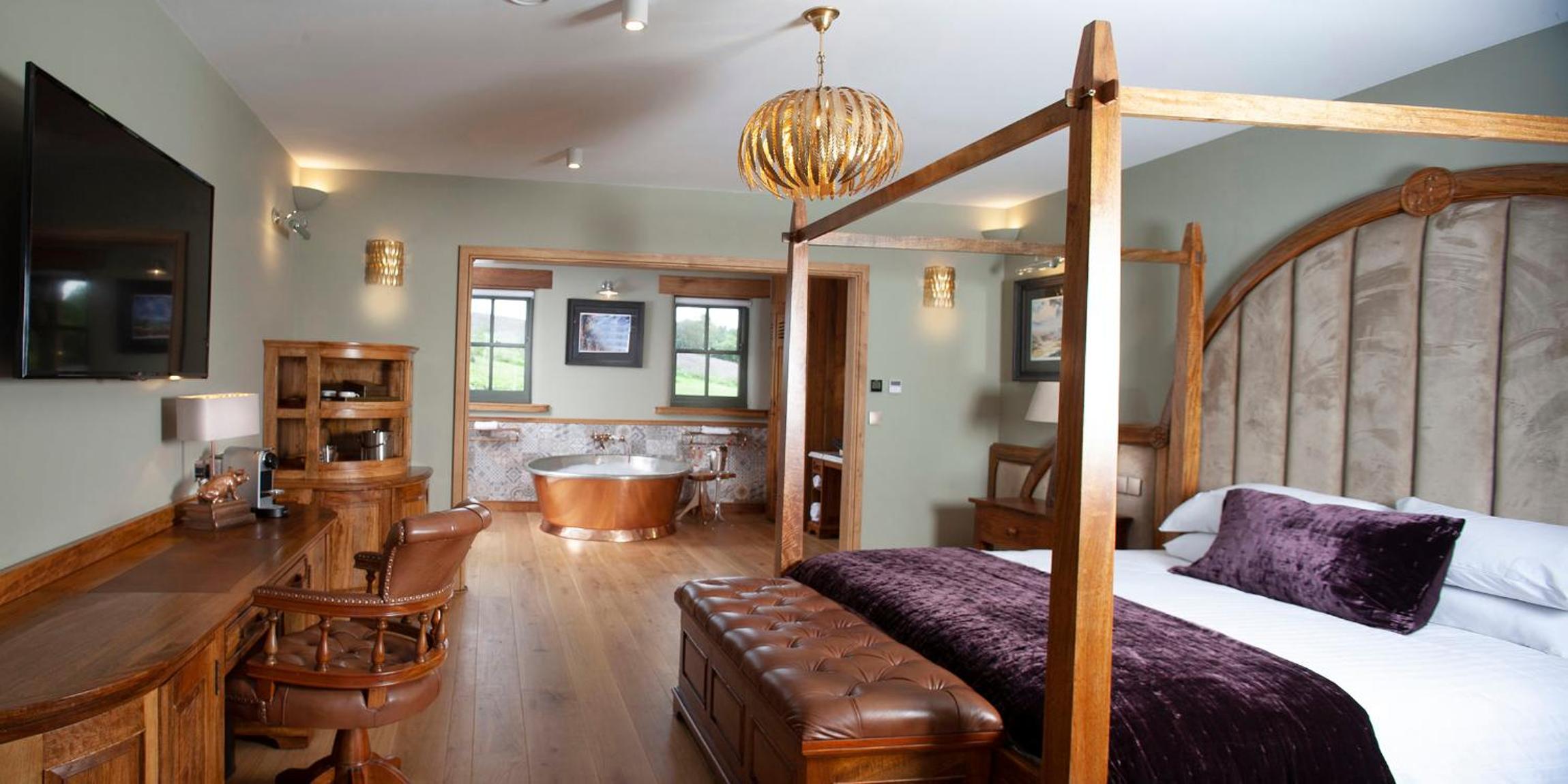 Deluxe Queen Room - Willow