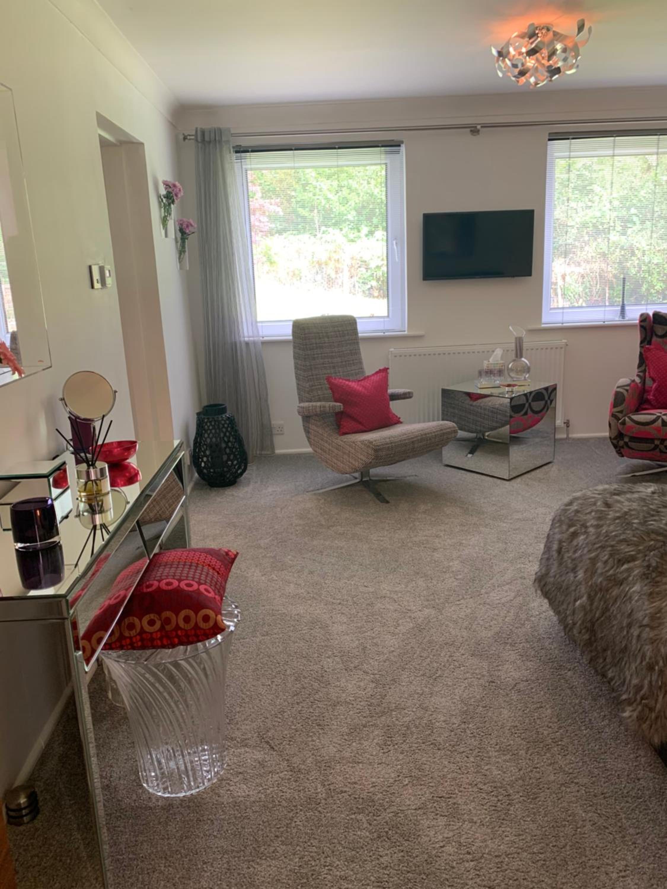 Deluxe King Room - Photo 3