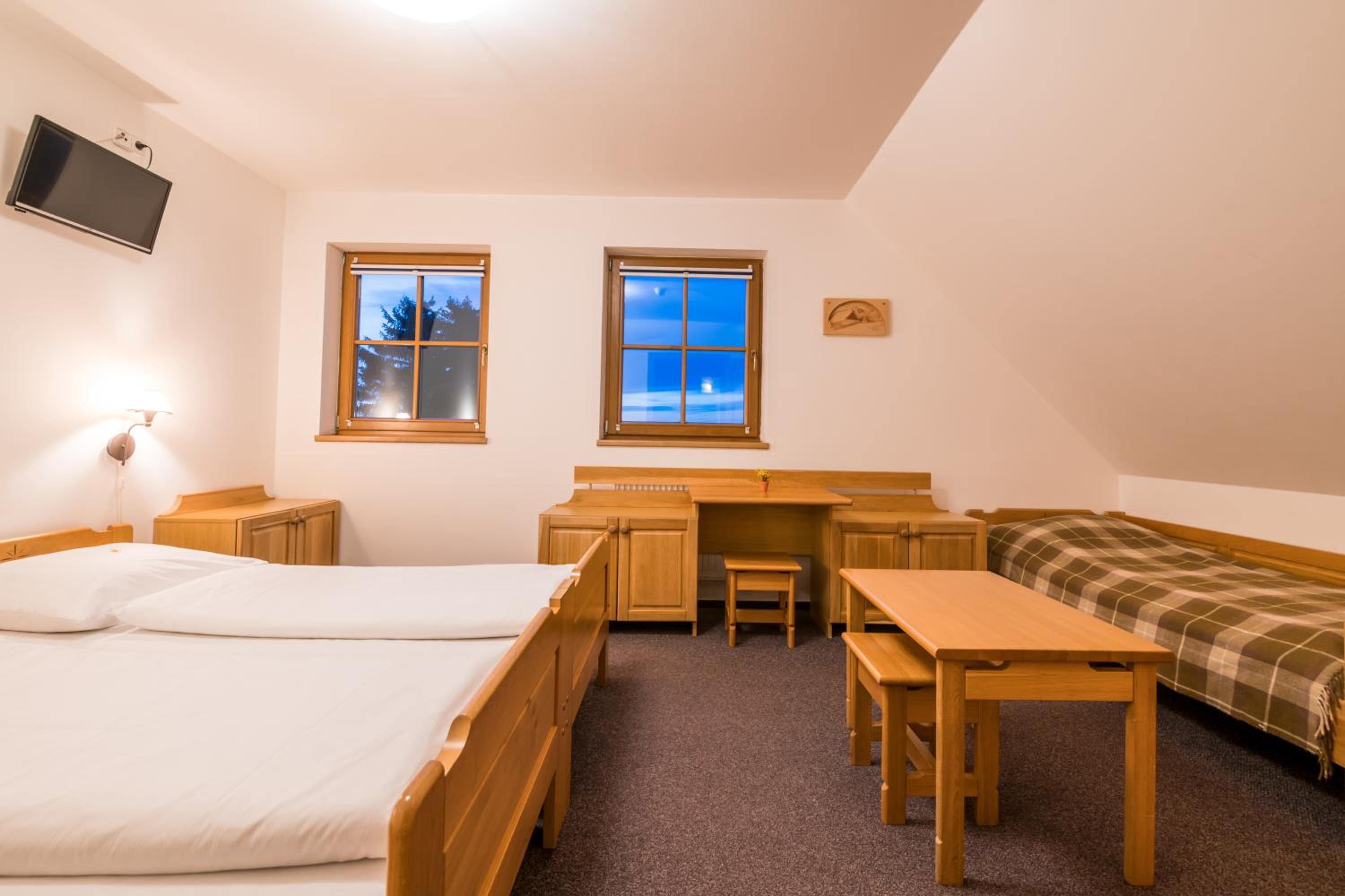 Standard Quadruple Room - Photo 4