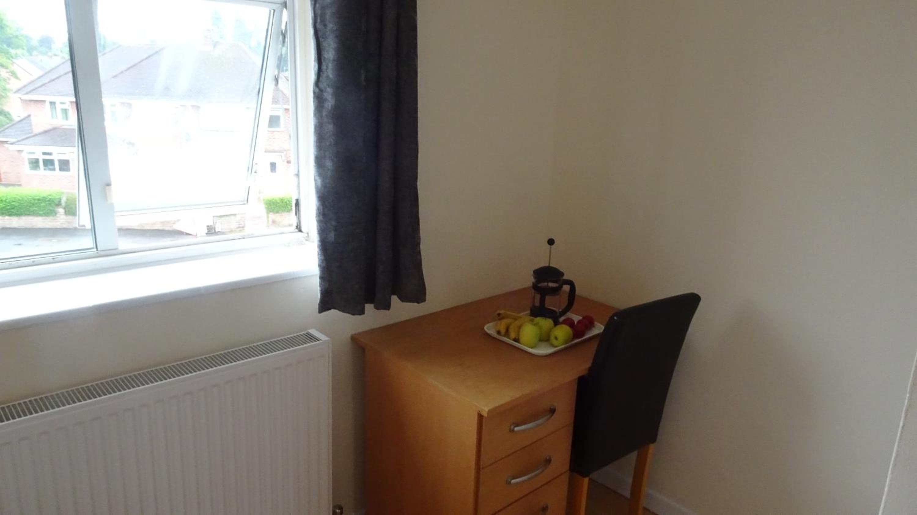 Single Room with Shared Bathroom photo 2