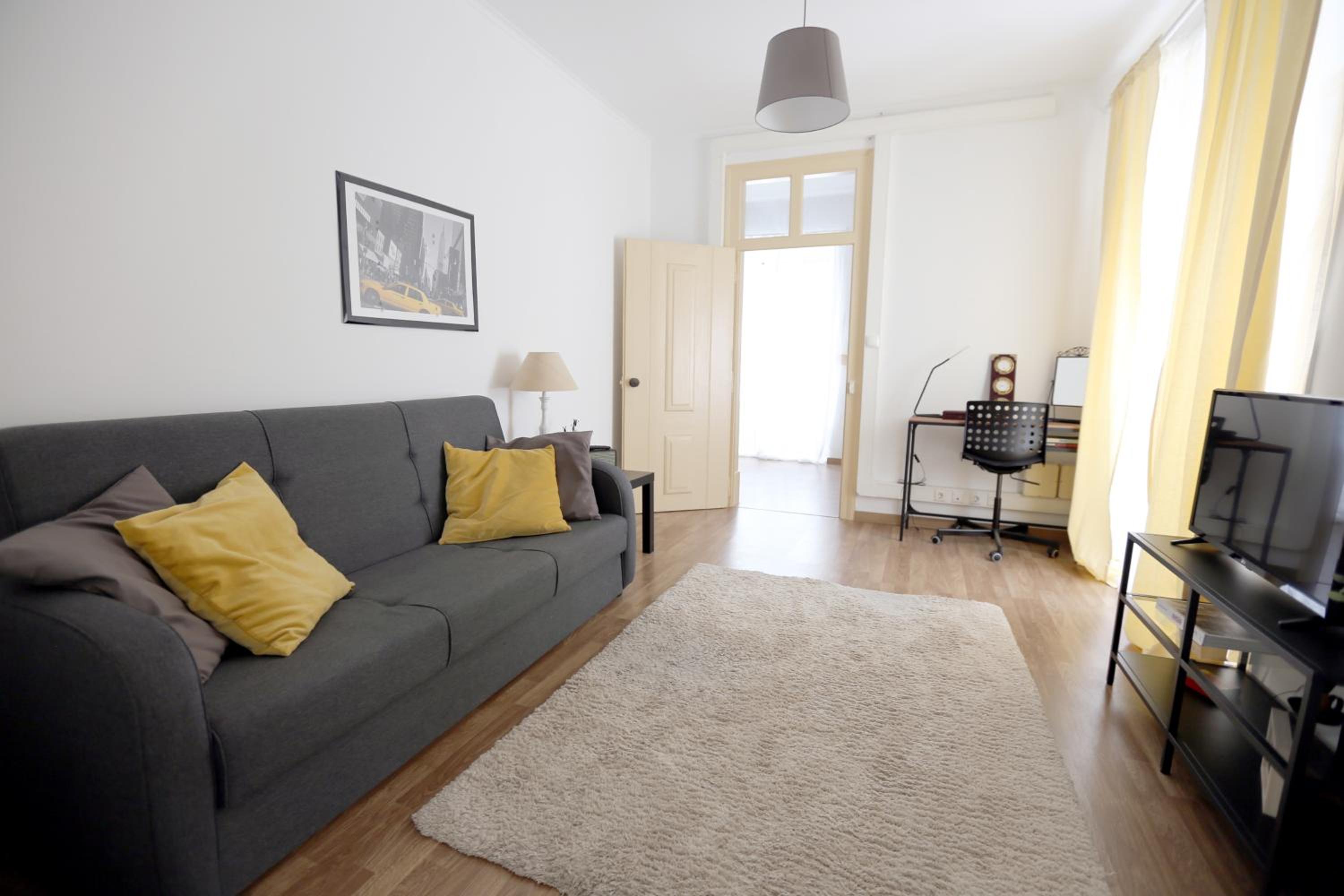 Apartment photo 1