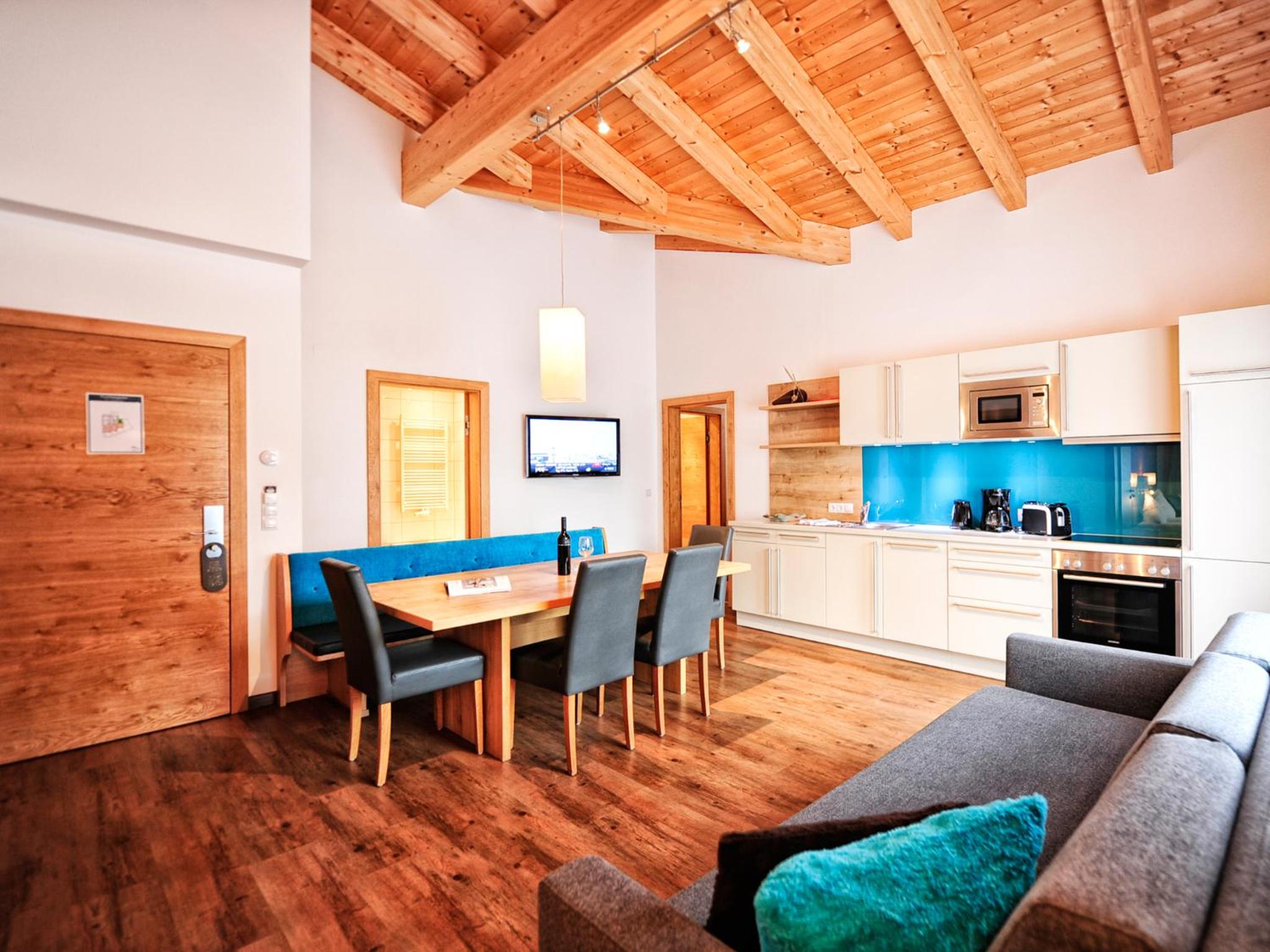 Three-Bedroom Apartment with Terrace photo 1