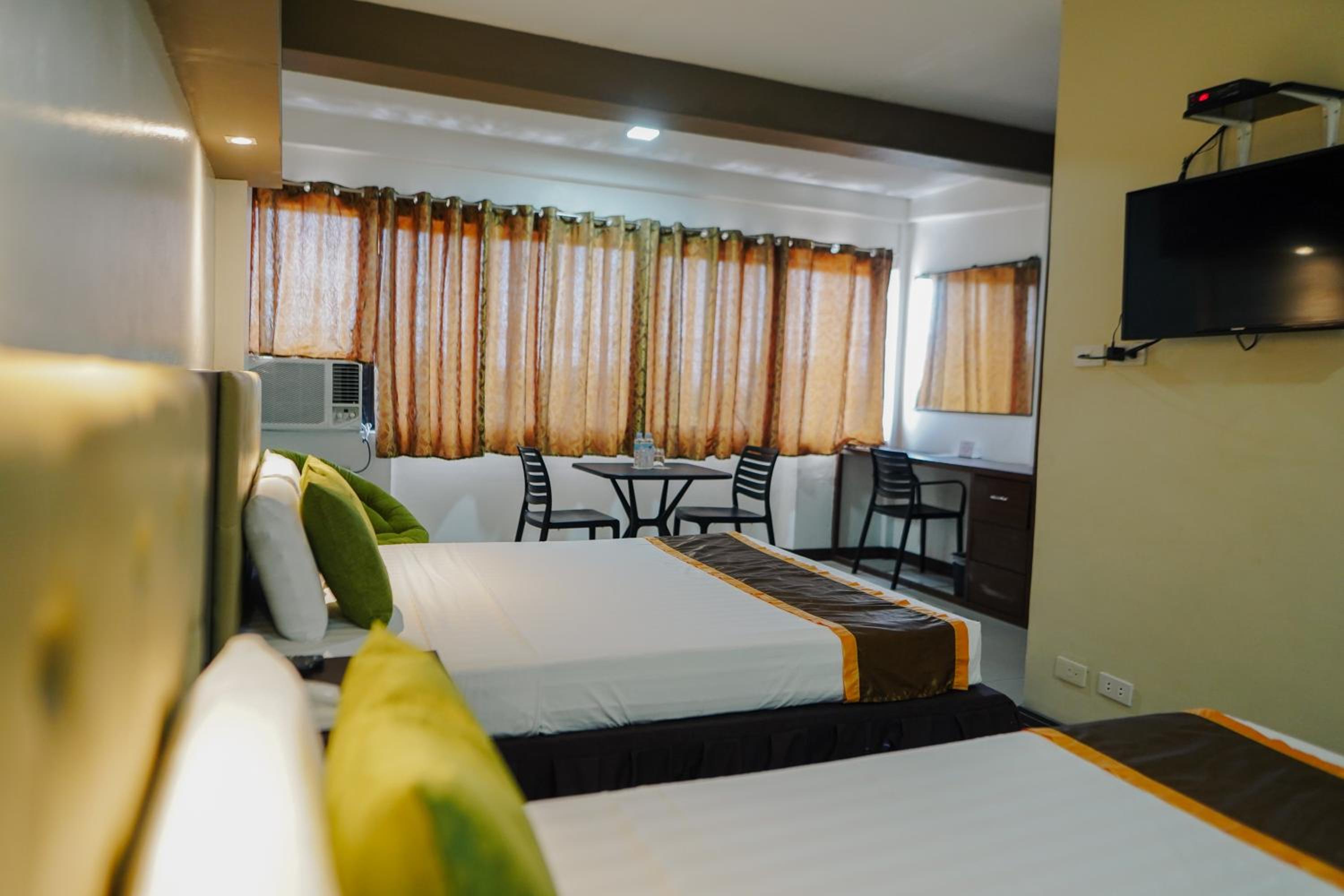 Triple Room with City View - Photo 4