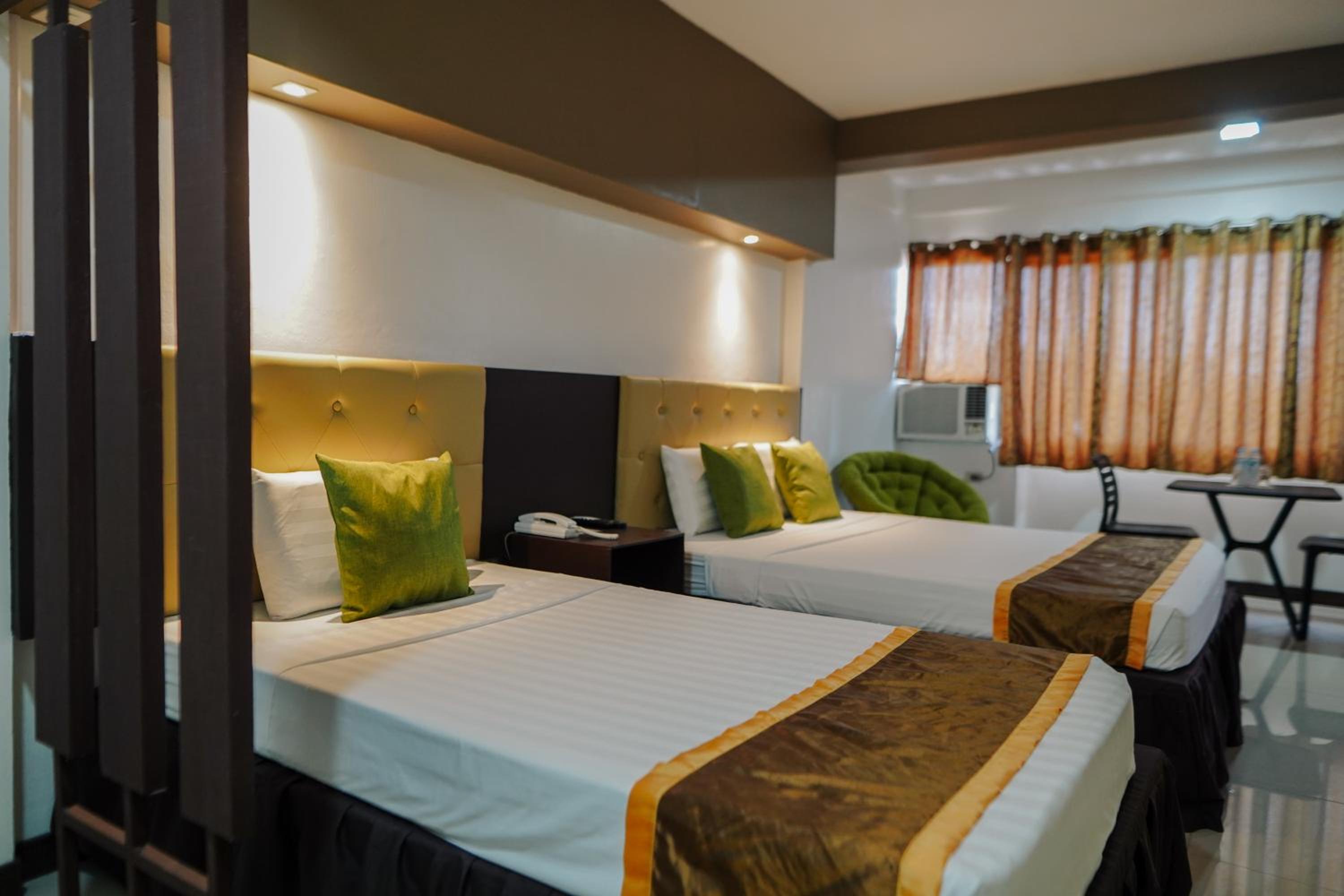 Triple Room with City View - Photo 2