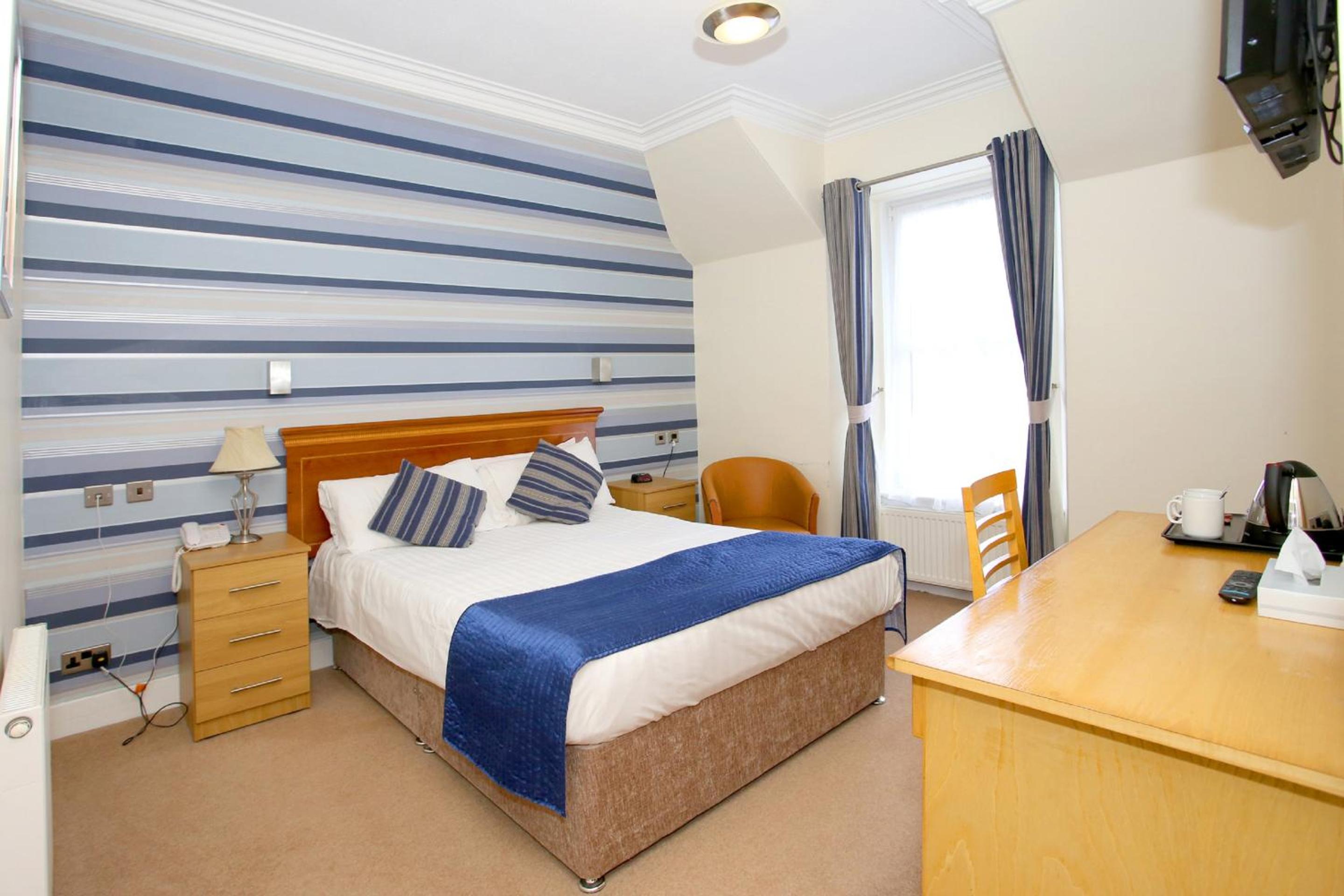 Small Double Room - Non-Smoking - Photo 3