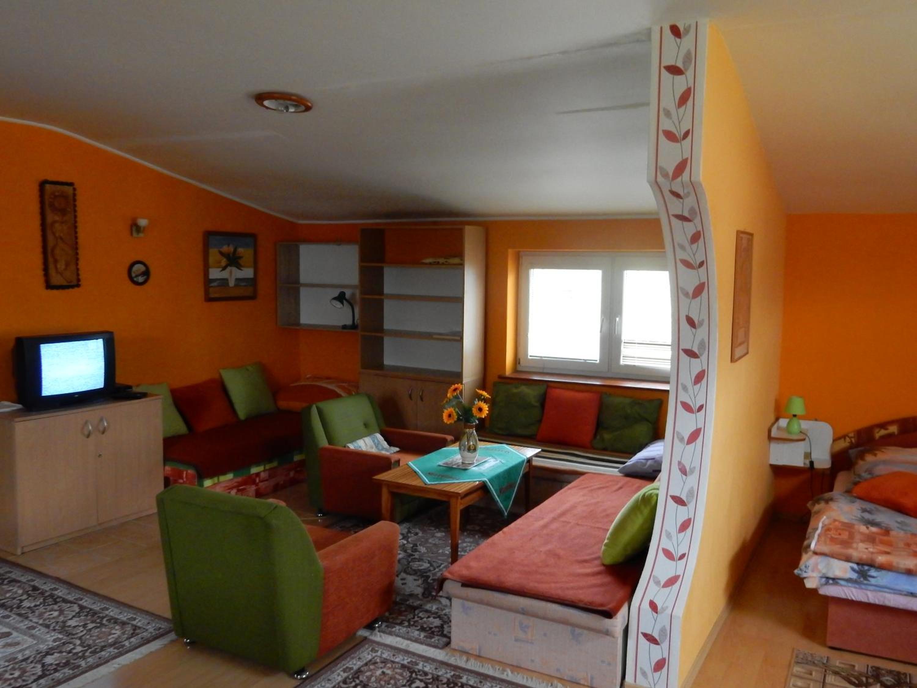 One-Bedroom Apartment - Photo 9