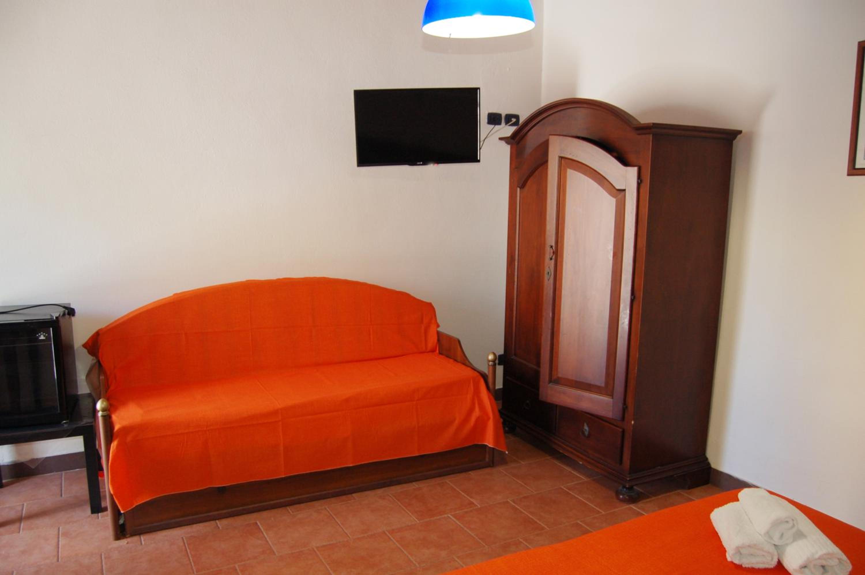 Economy Quadruple Room photo 3