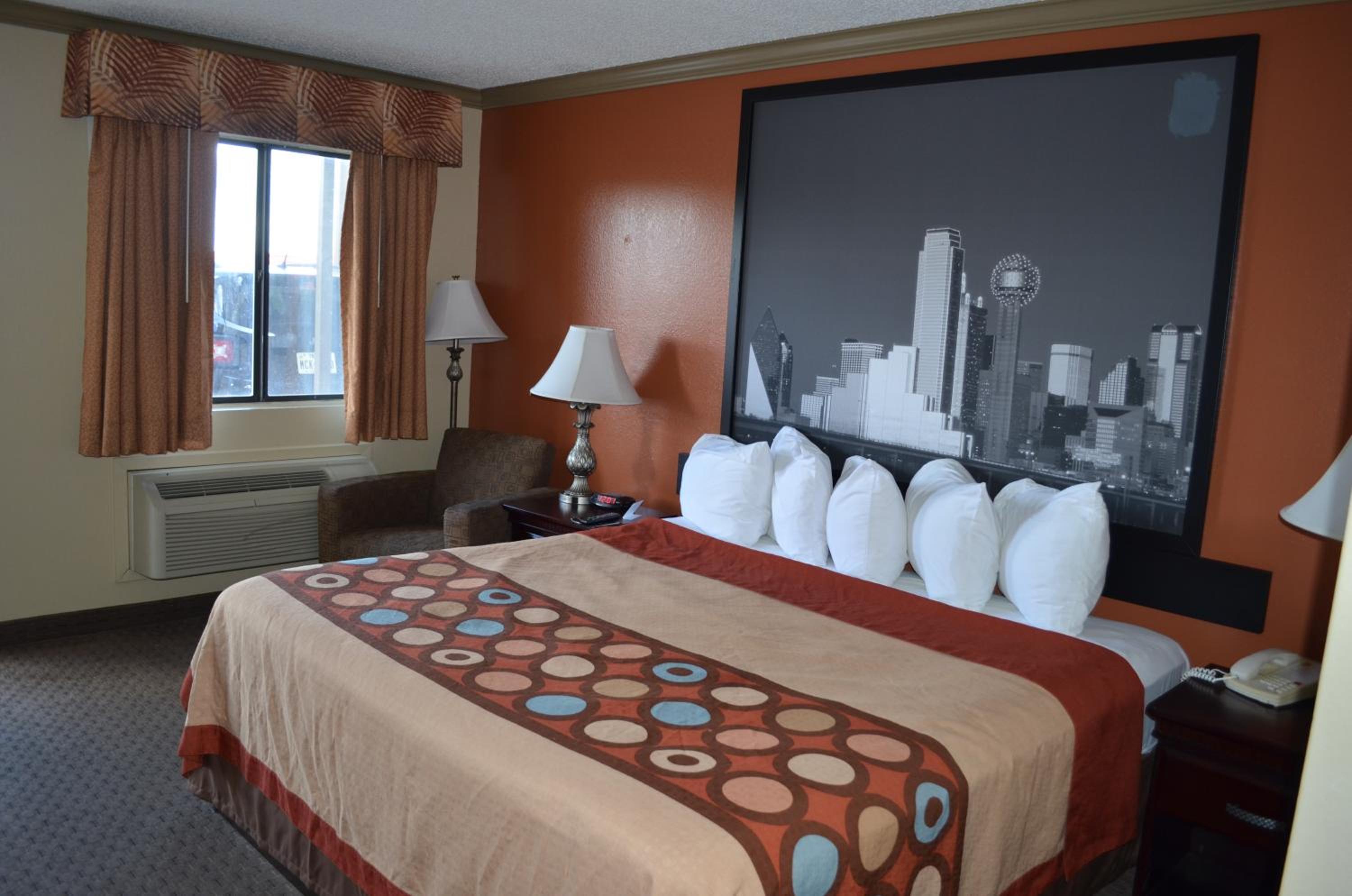 Deluxe King Room - Smoking - Photo 1
