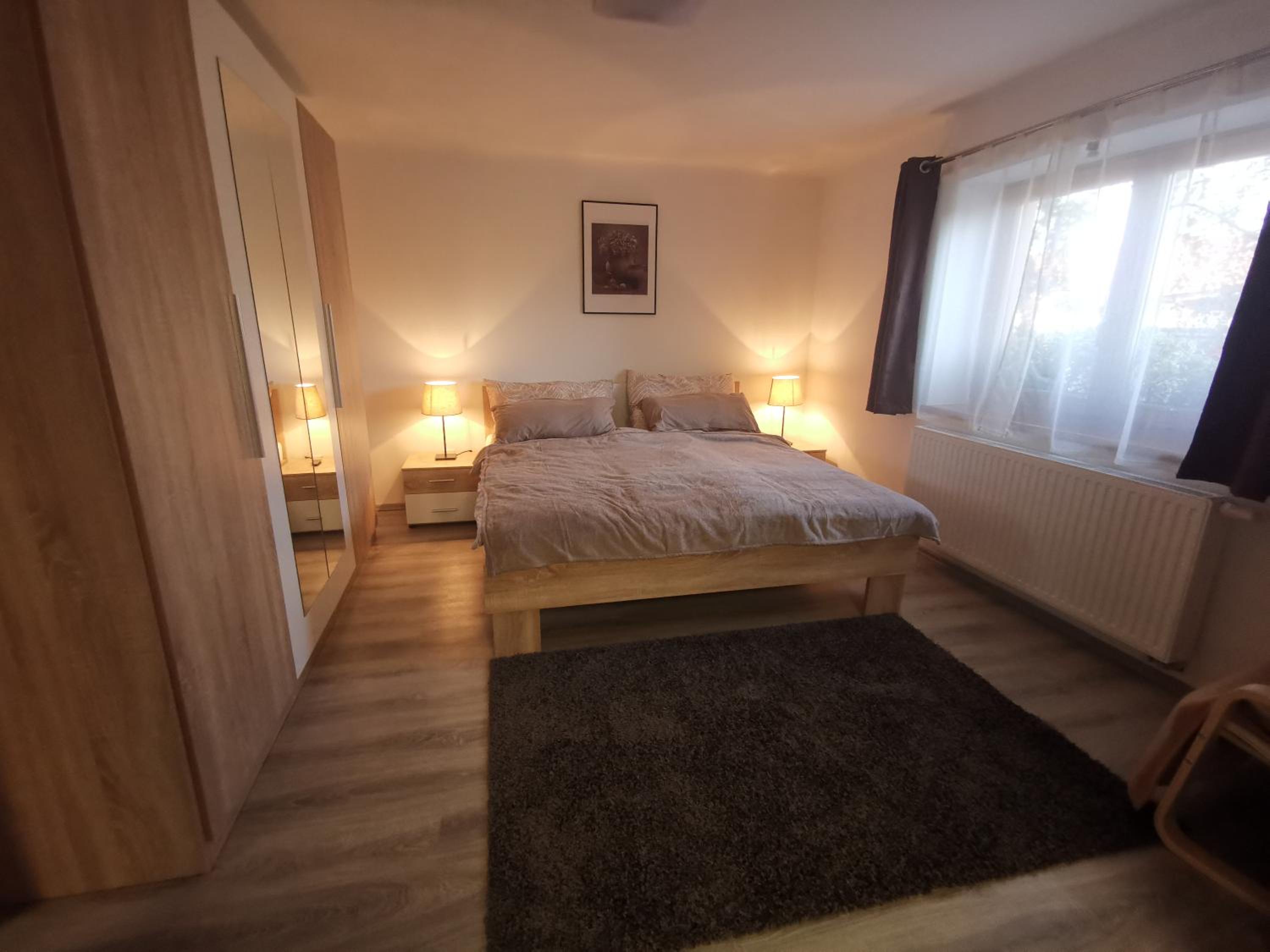One-Bedroom Apartment photo 1