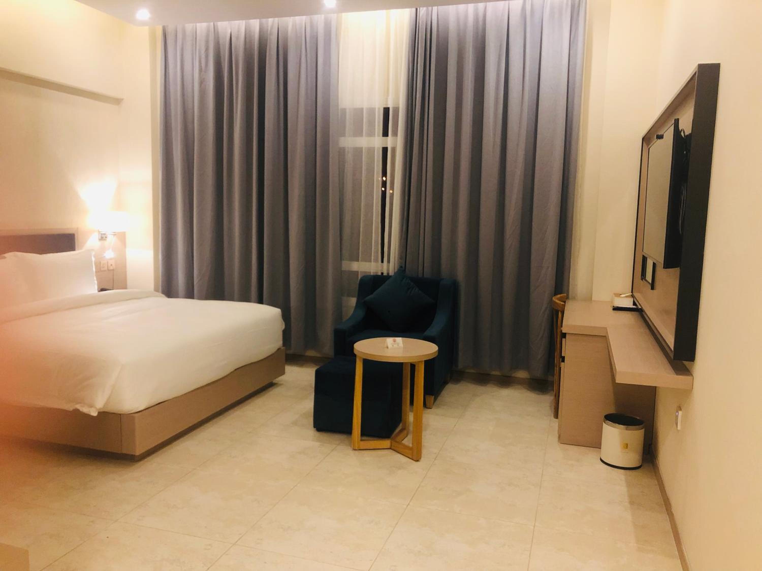 Double Room - Disability Access - Photo 8
