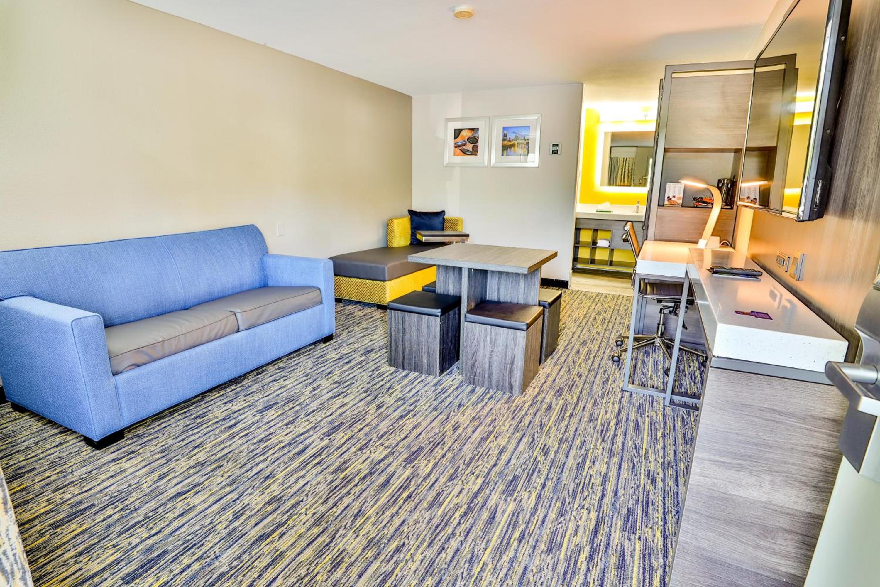One-Bedroom Suite with Two Double Beds - Non-Smoking - Photo 6