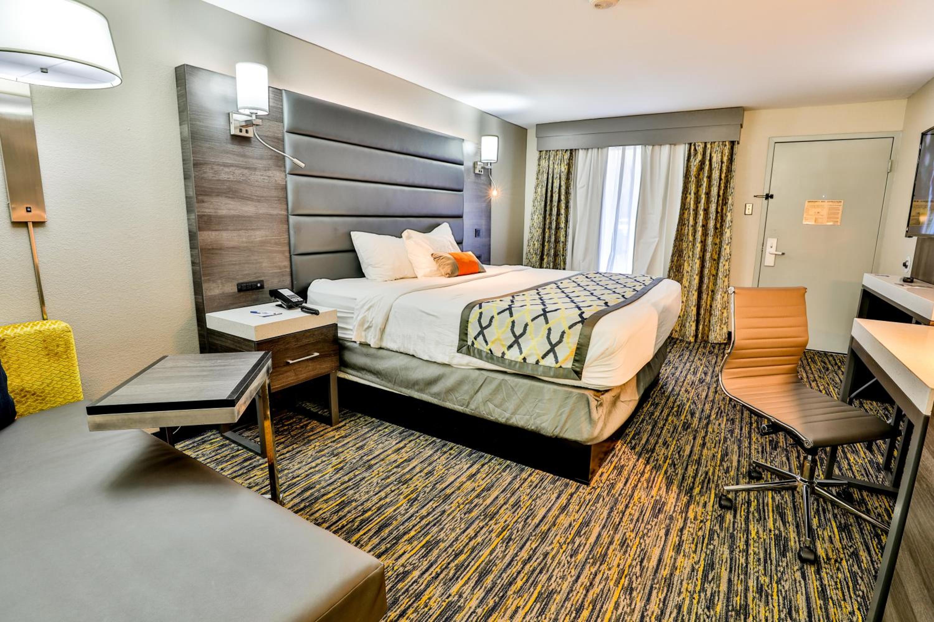 King Room - Disability Access - Non-Smoking - Photo 4