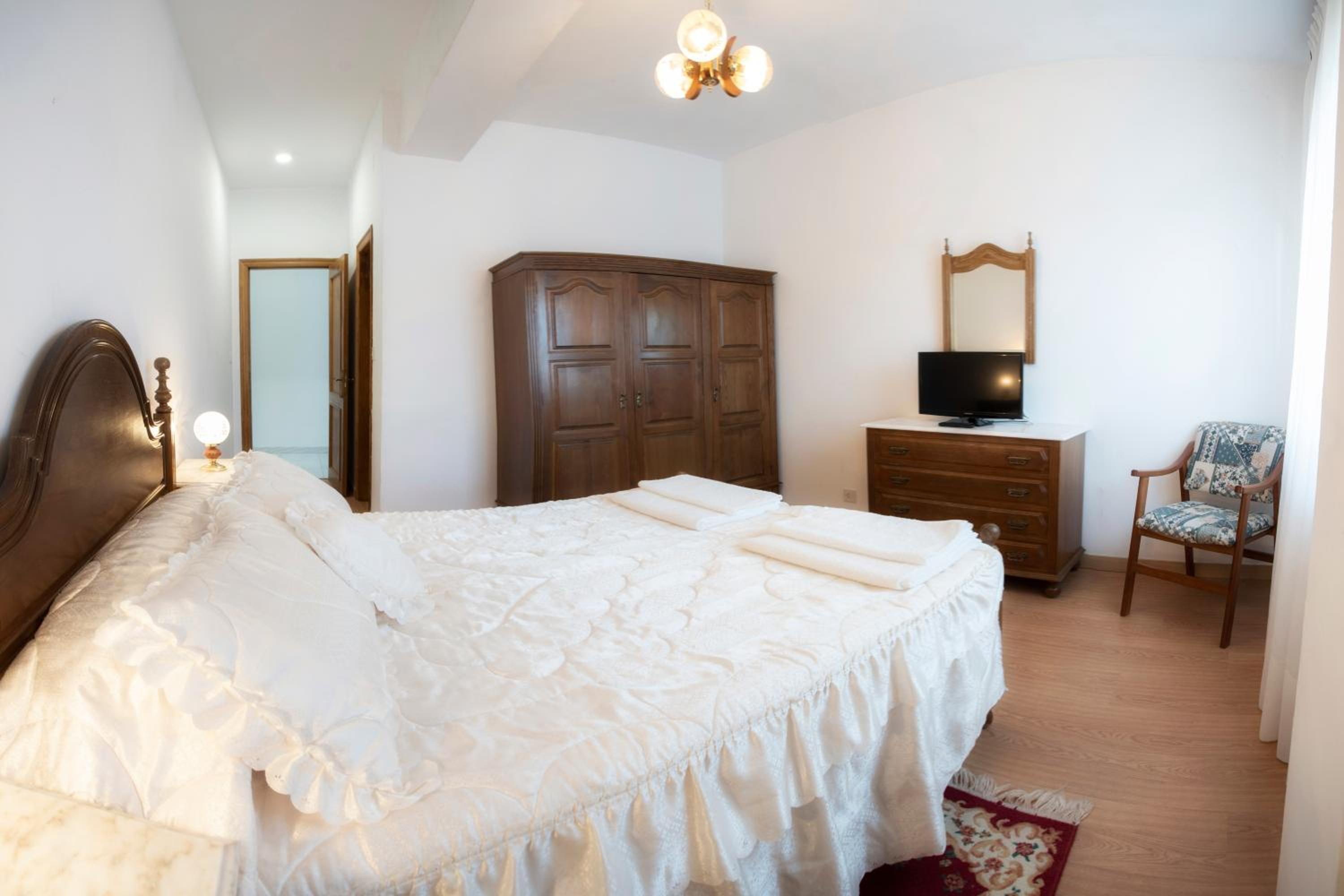 Double Room - Photo 2
