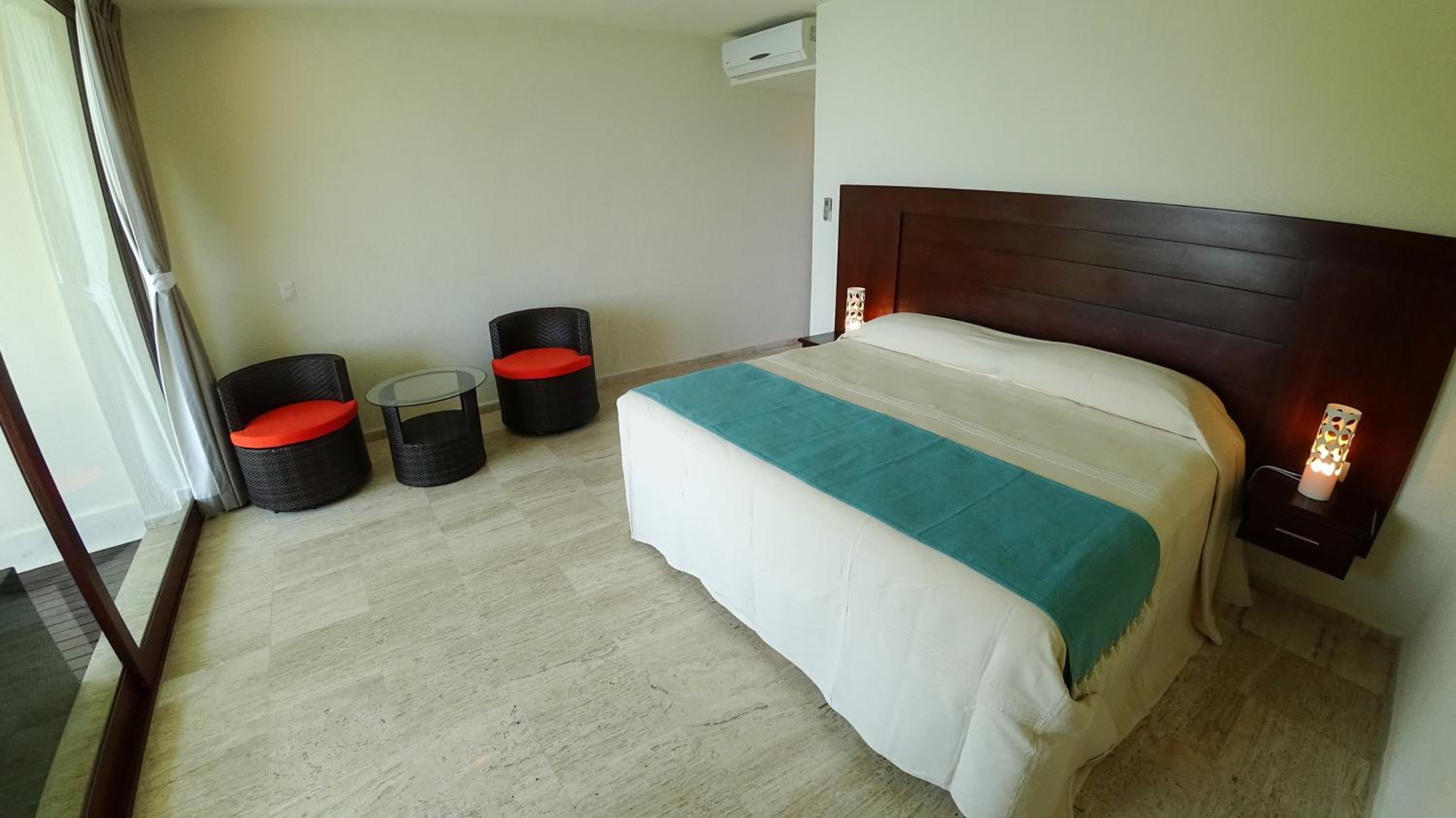 Suite - Photo 6