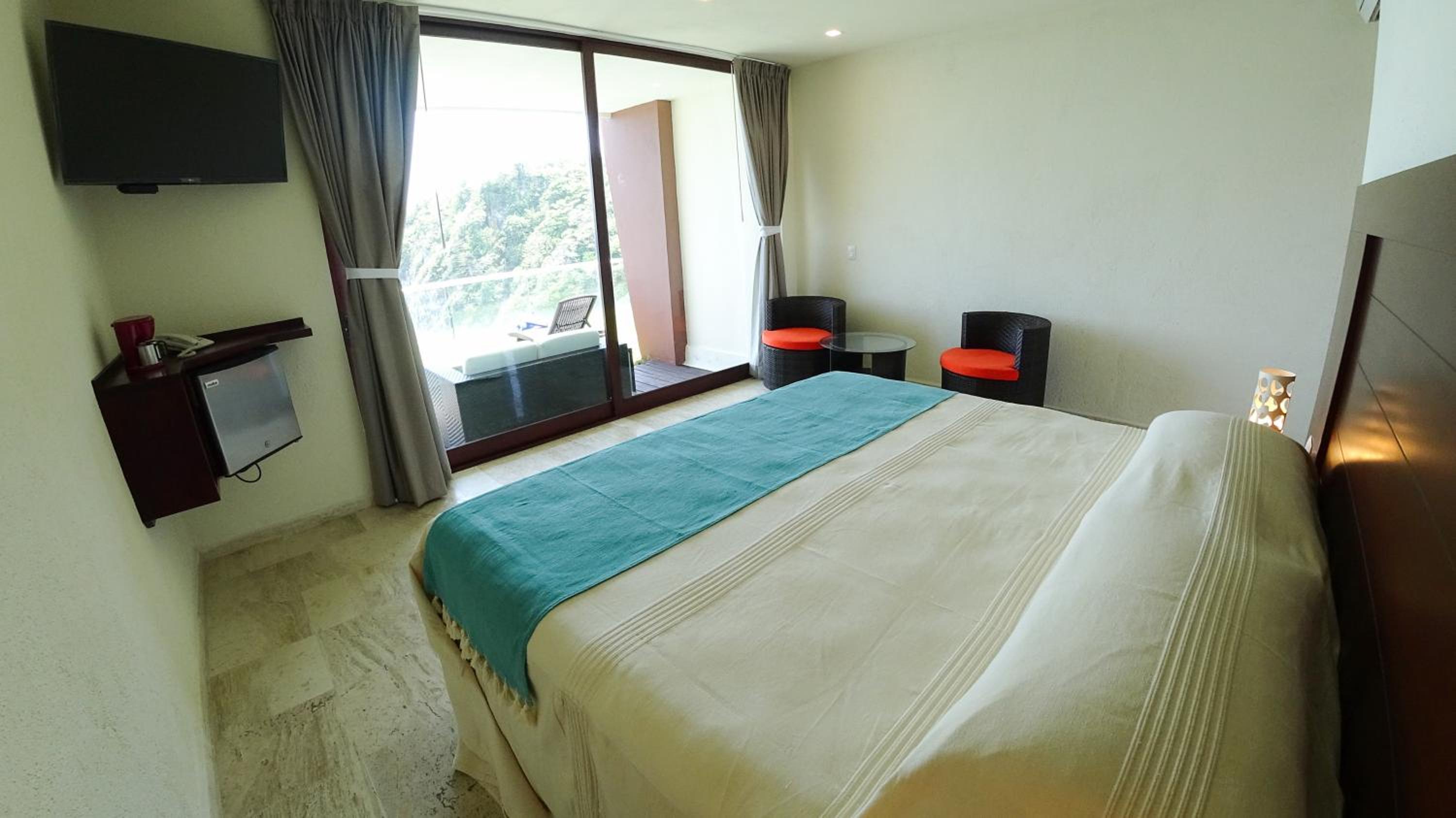 Junior Suite with Sea View - Photo 3