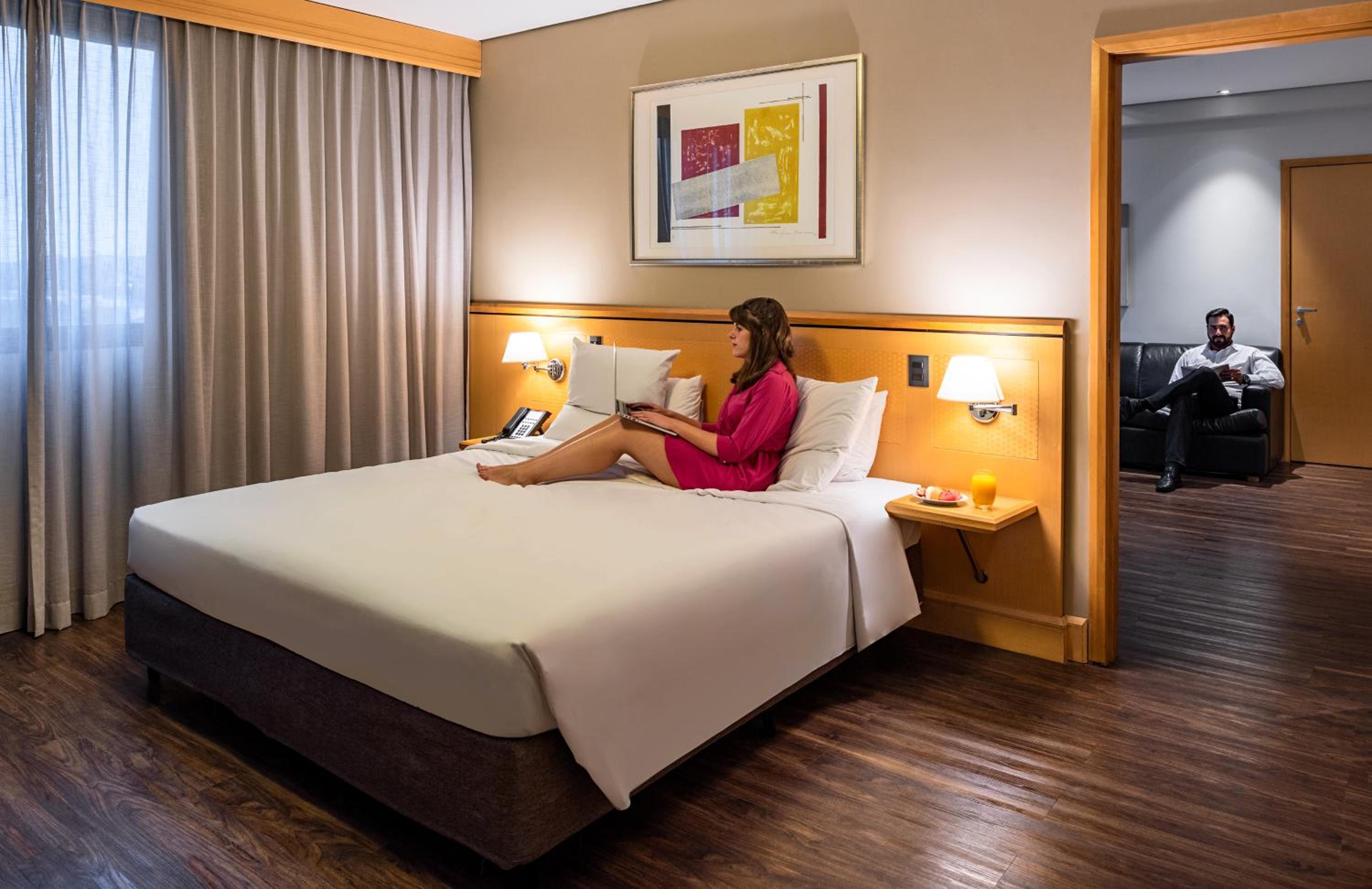 Superior King Suite - Photo 2