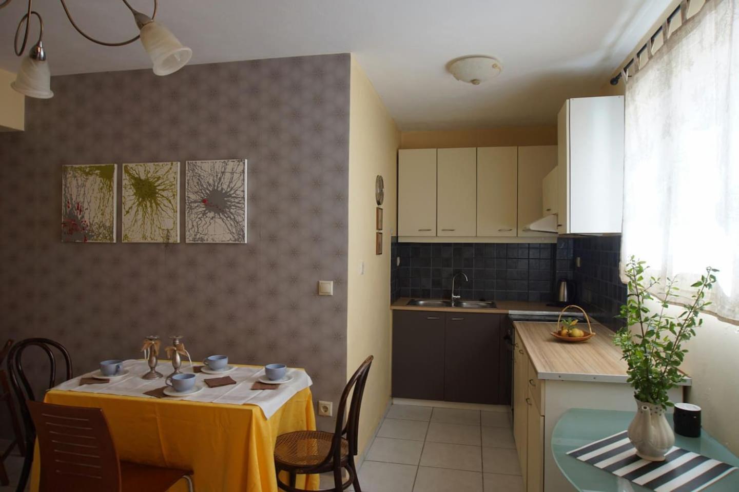 Two-Bedroom Apartment (Semi-Basement) - Photo 18