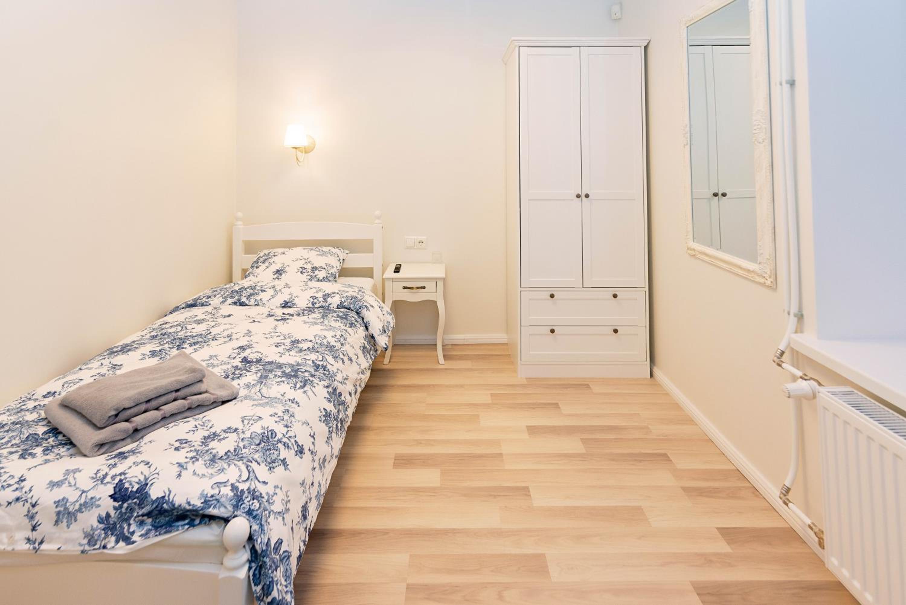 Apartment With Shared Bathroom