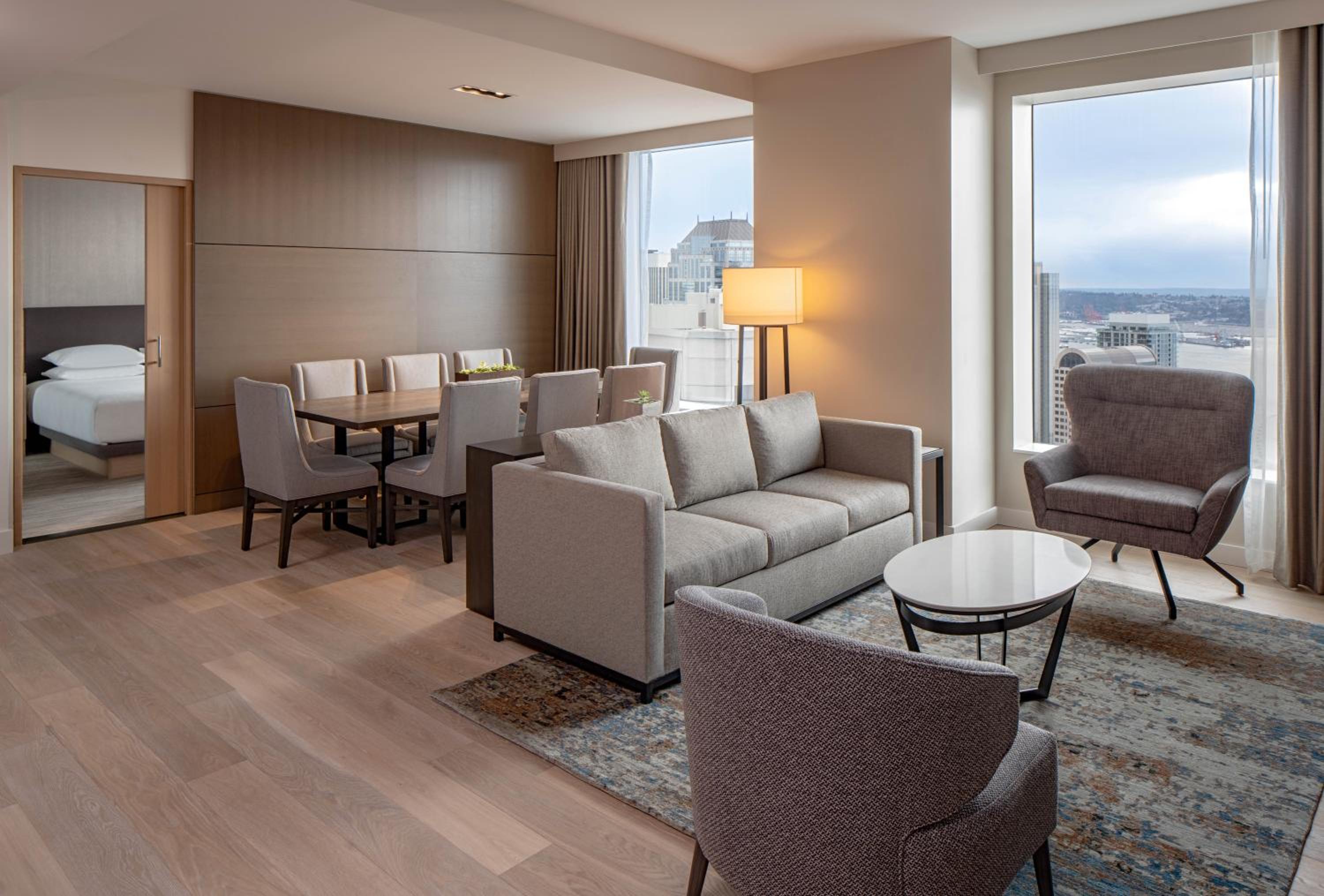 Executive Suite - Photo 1