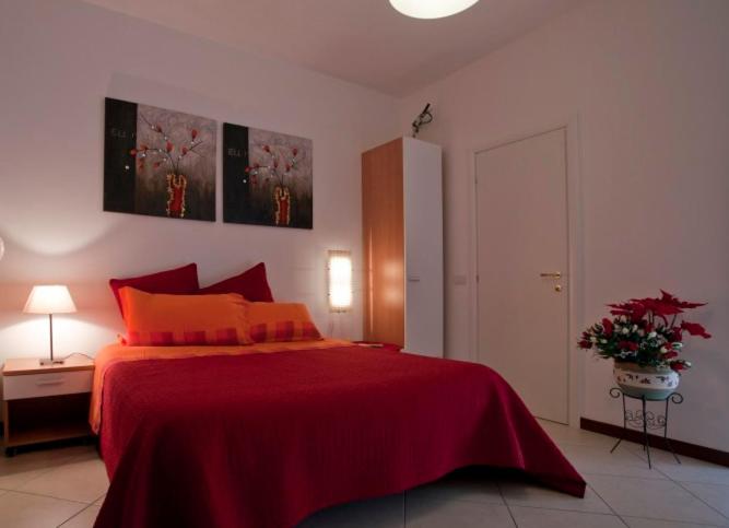 Quadruple Room with Balcony - Photo 18
