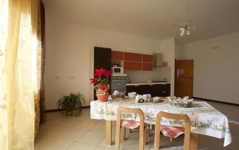 Quadruple Room with Balcony - Photo 10