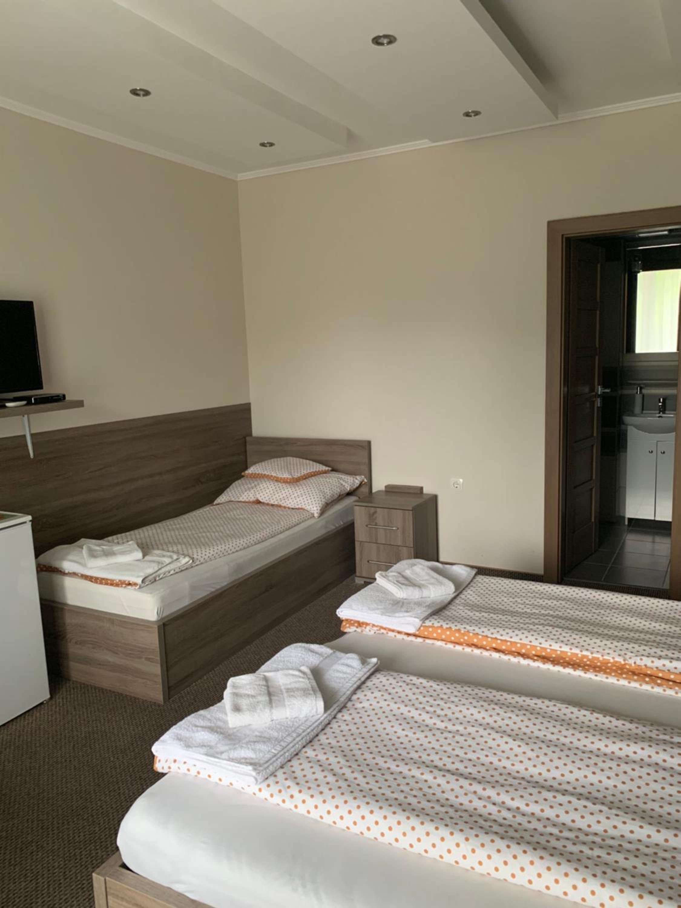 Triple Room with Bathroom photo 2