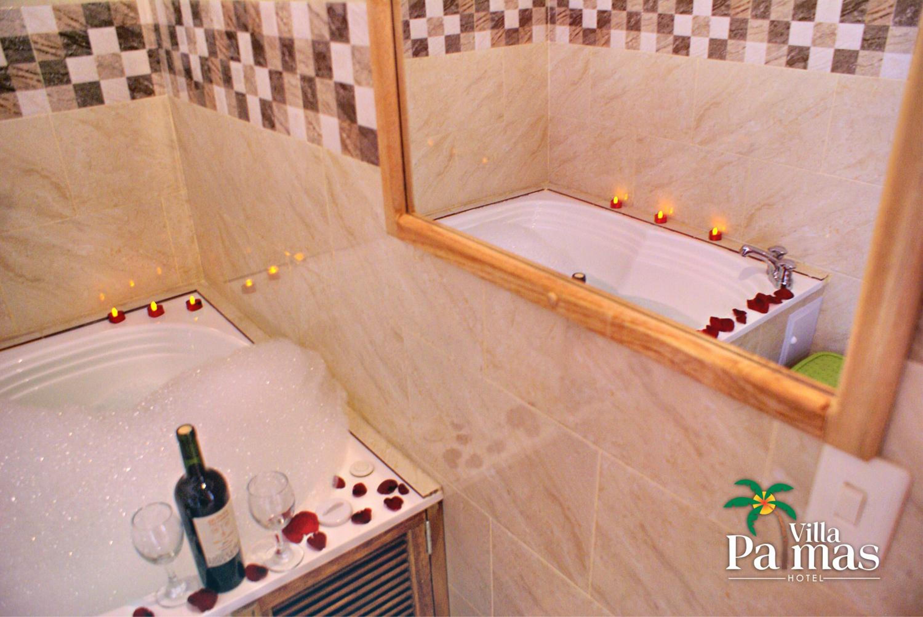 King Suite with Spa Bath photo 3