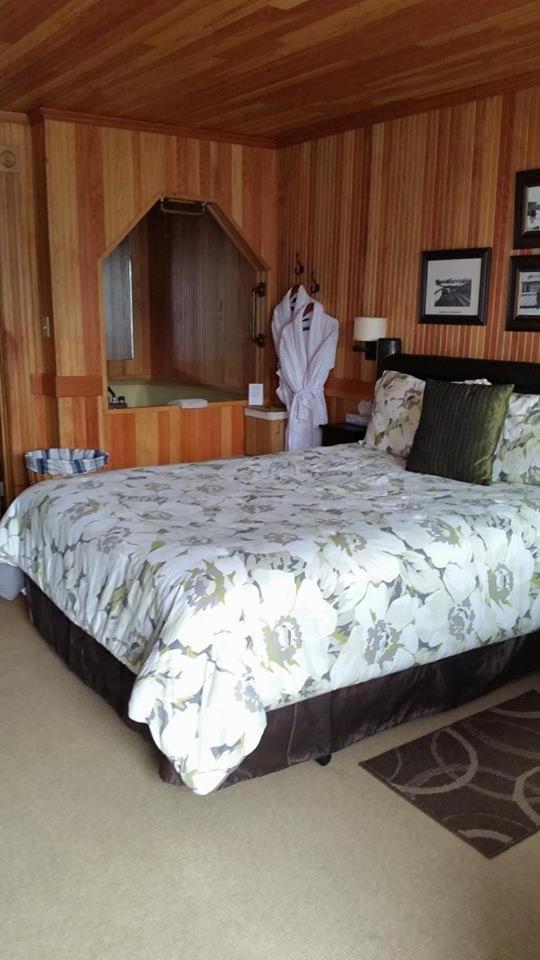 Double Room with Spa Bath