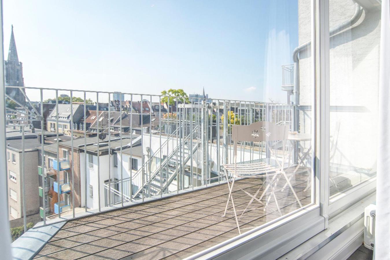 Suite - Photo 17