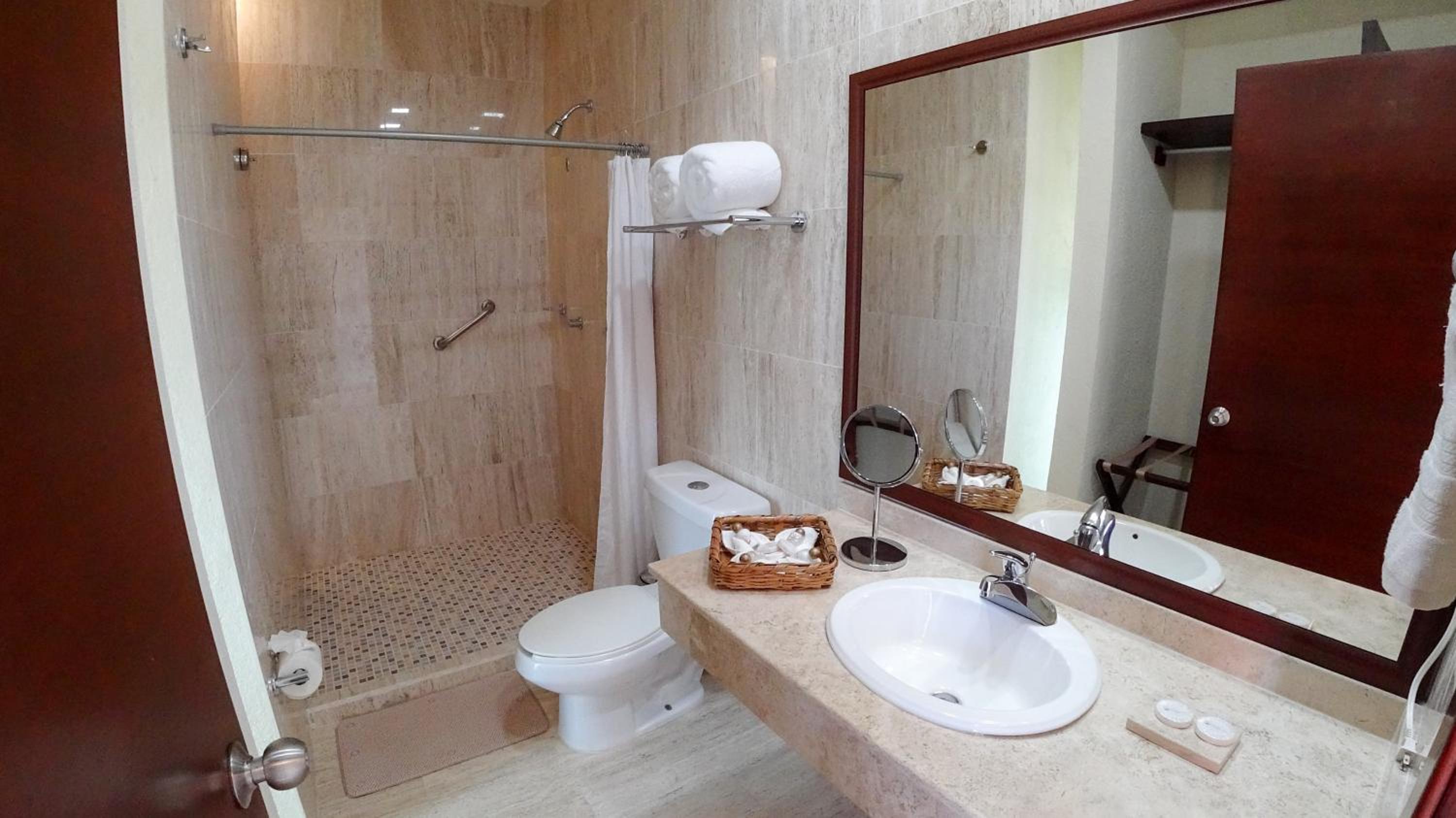 Suite with Private Pool - Photo 2