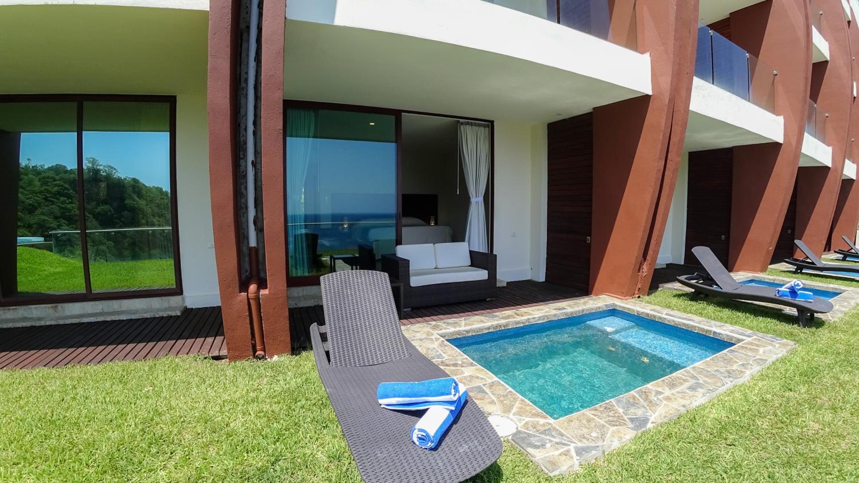 Suite with Private Pool - Photo 7