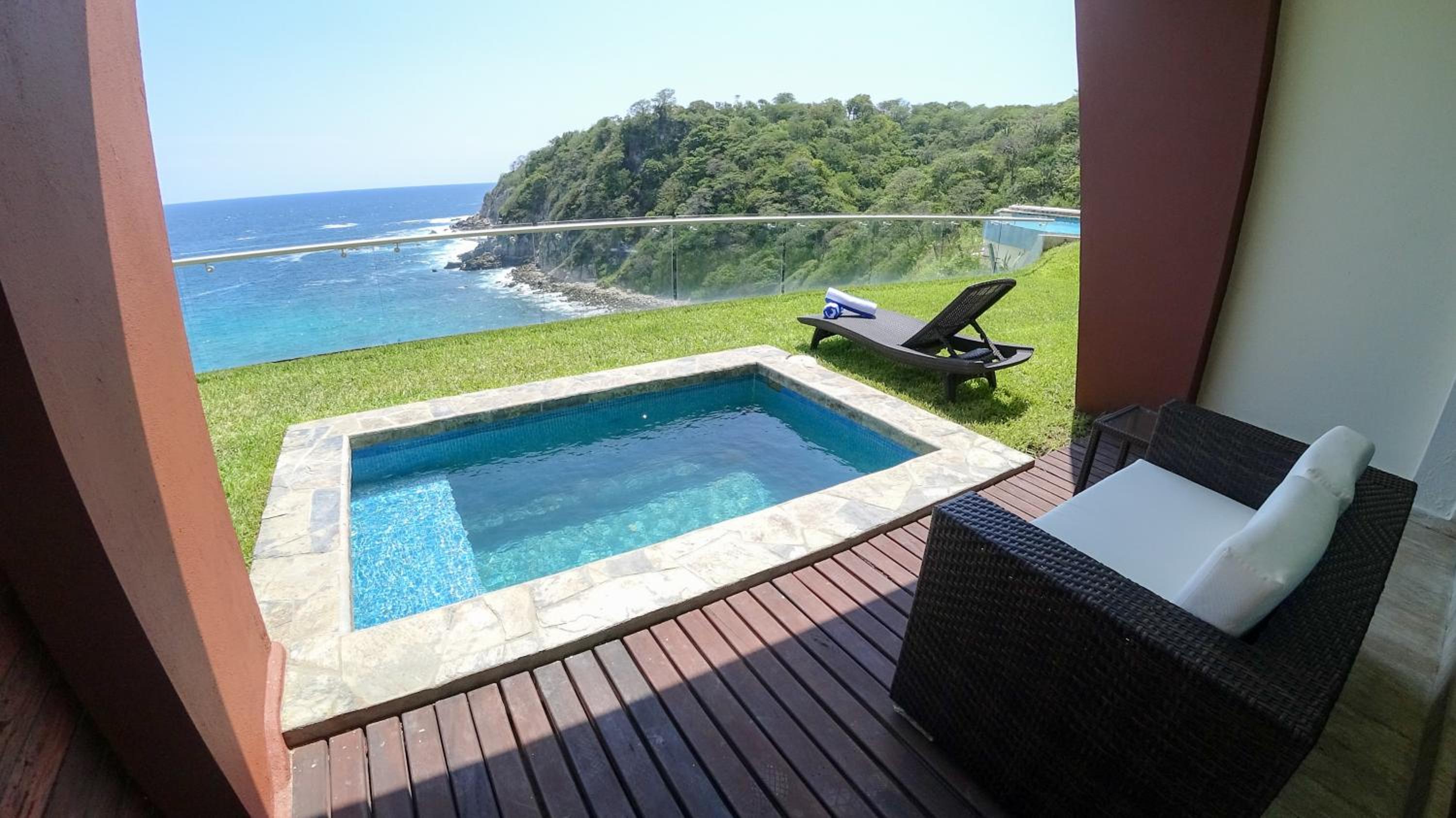 Suite with Private Pool - Photo 5