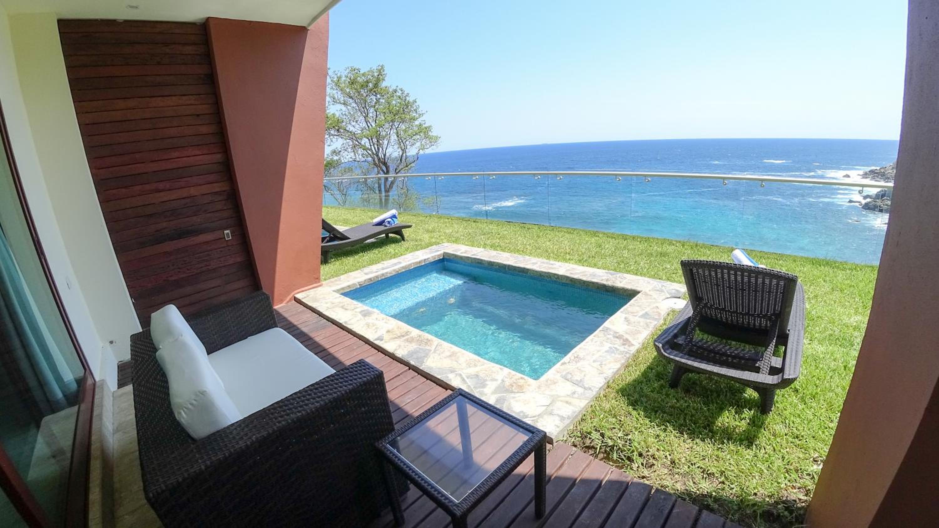 Suite with Private Pool - Photo 1